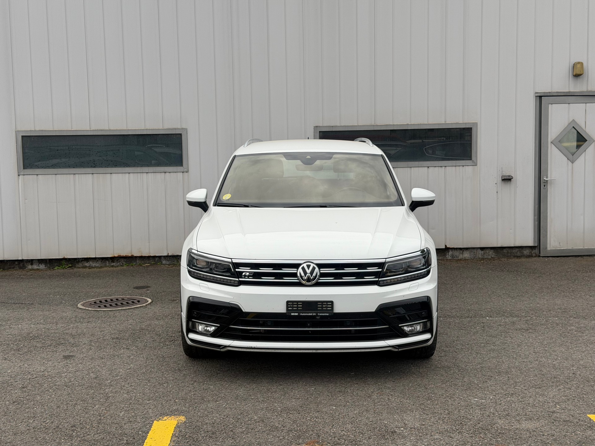 VW Tiguan 2.0 TDI R line 4Motion DSG-image-1
