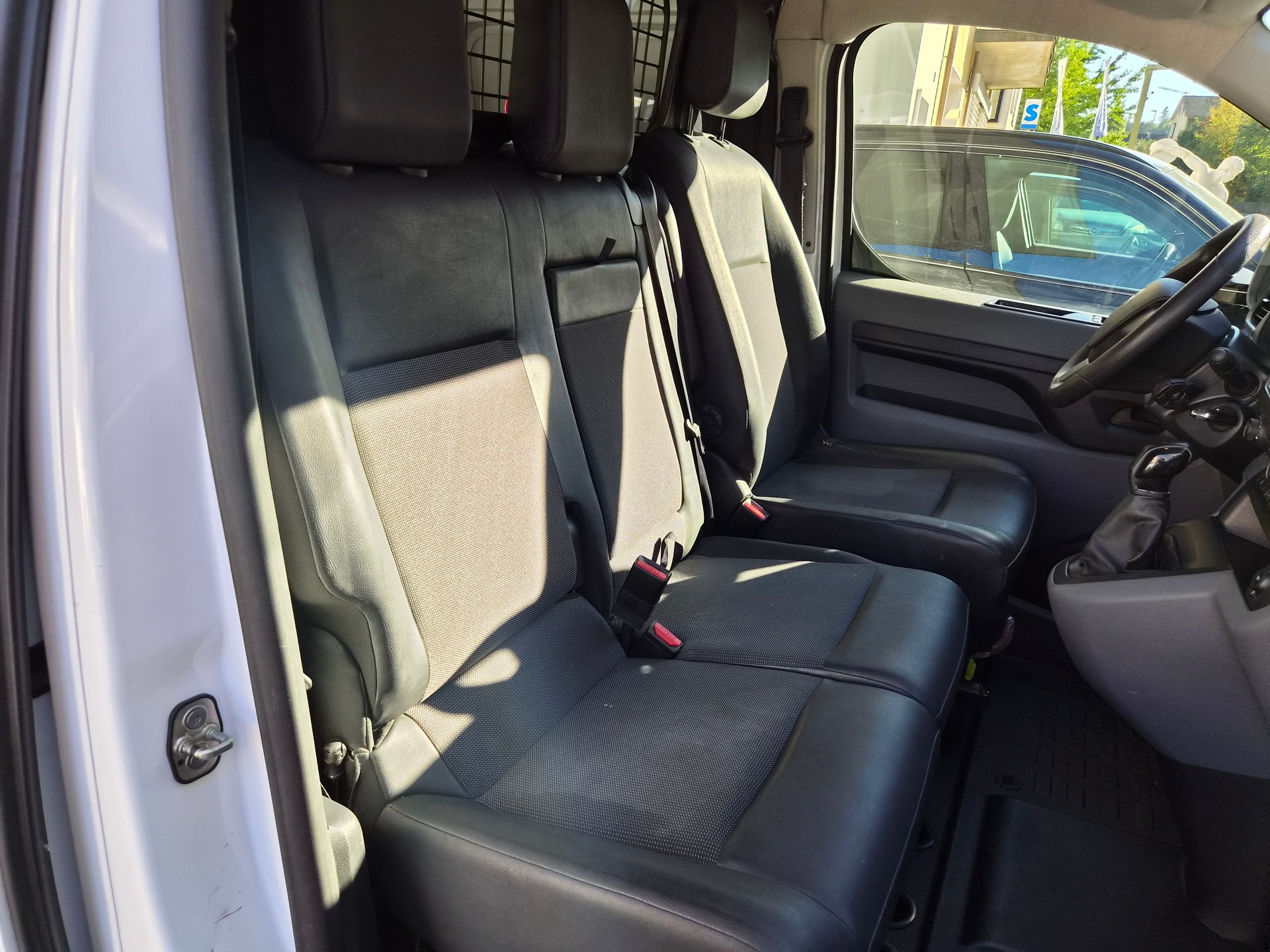 CITROEN Jumpy 1.6 BlueHDi 95 XS Attraction-image-8