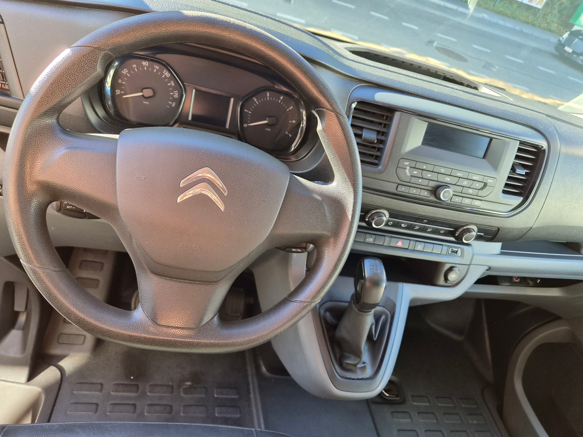 CITROEN Jumpy 1.6 BlueHDi 95 XS Attraction-image-9