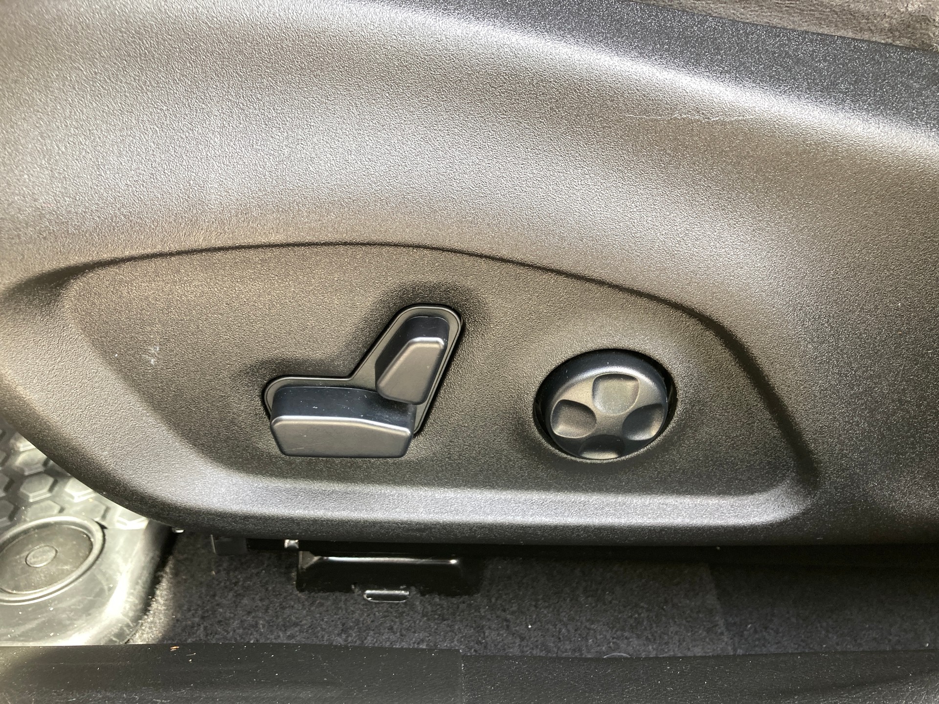 JEEP Renegade 1.3 T PHEV Trailhawk AWD mit Geländeuntersetzung-image-20