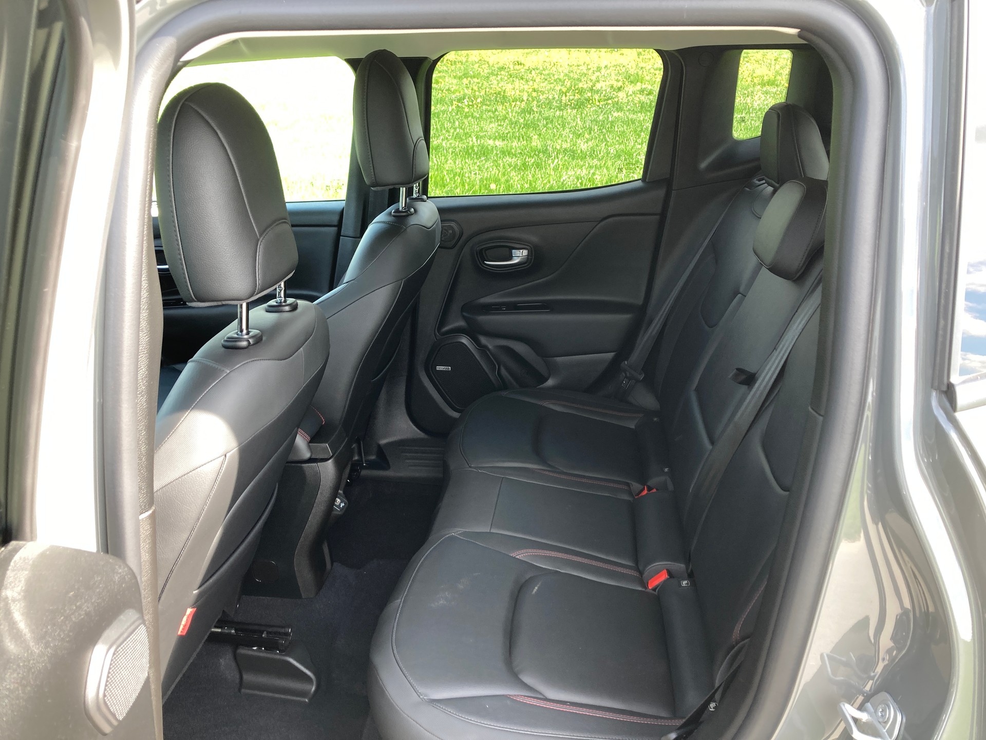 JEEP Renegade 1.3 T PHEV Trailhawk AWD mit Geländeuntersetzung-image-14