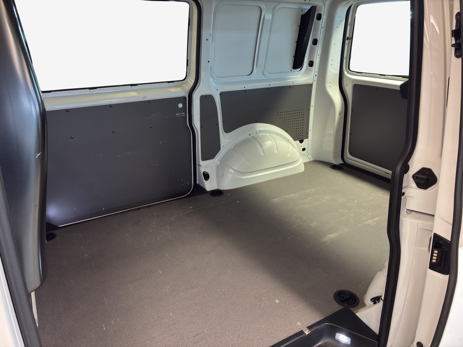 VW T6.1 2.0 TDI DSG-image-11