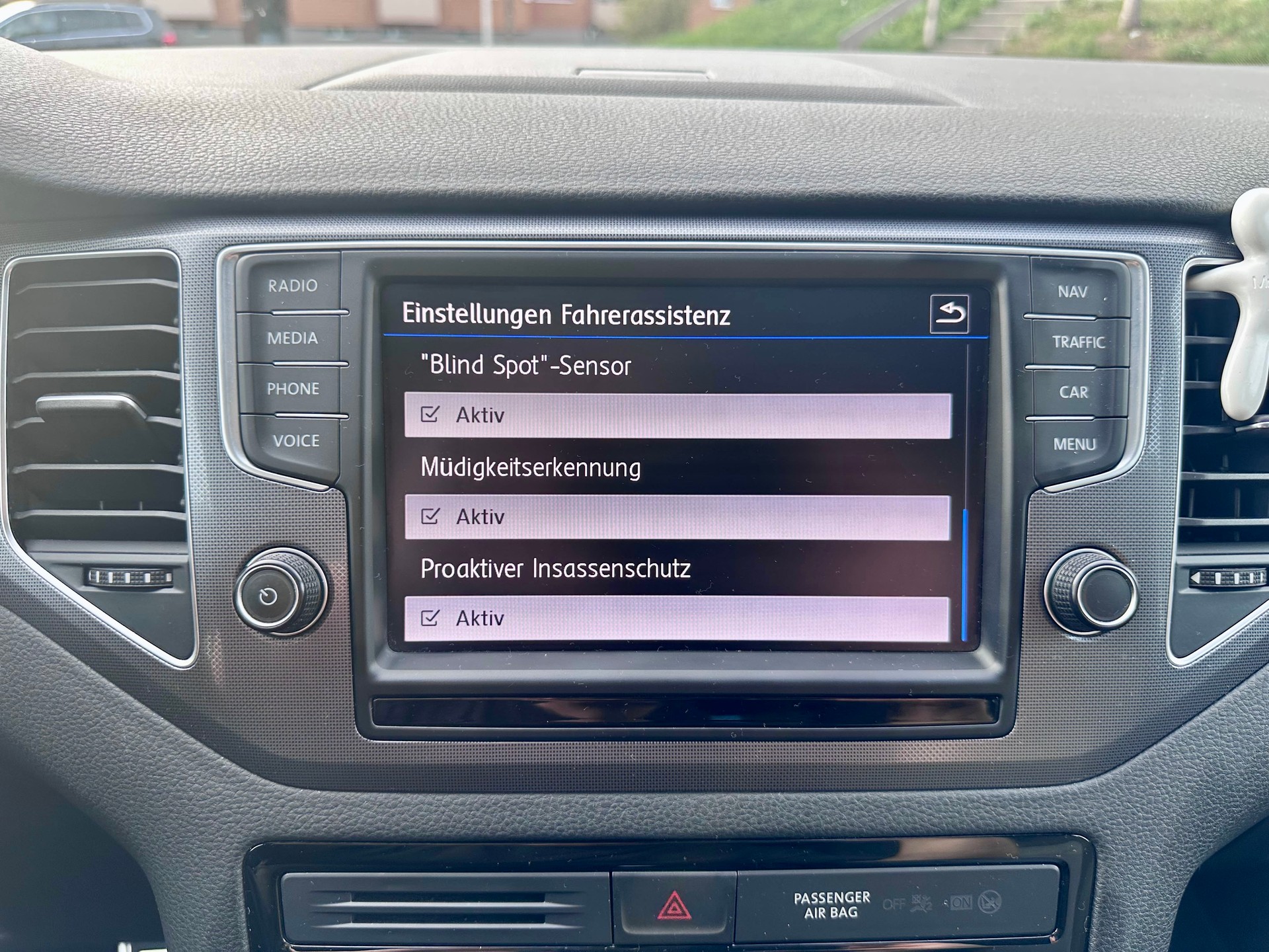 VW Golf Sportsvan 1.4 TSI Allstar R-Line DSG-image-27