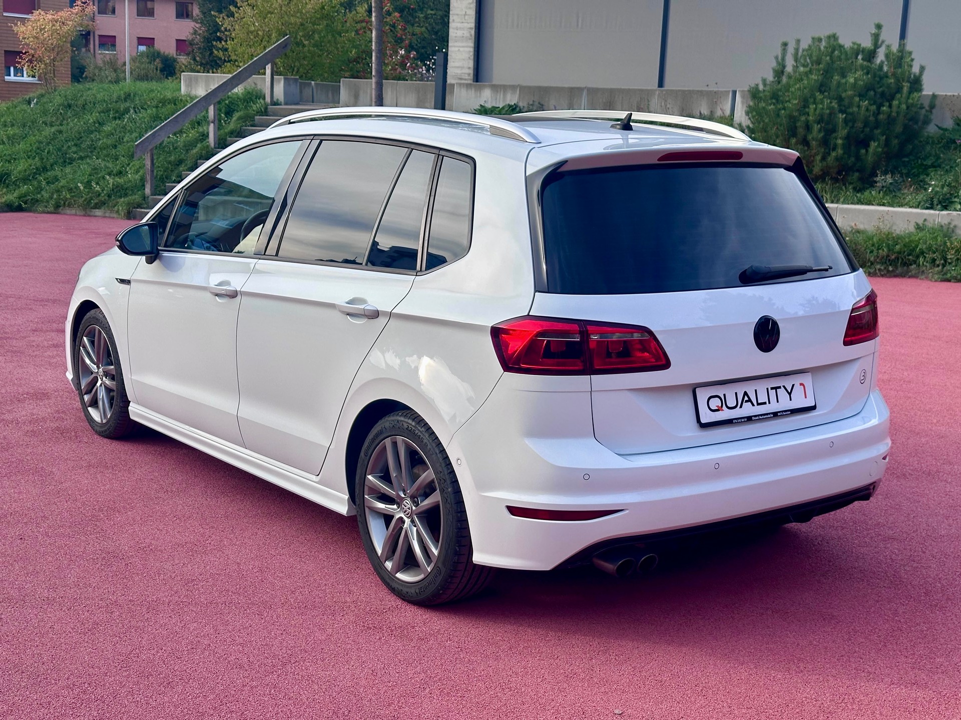 VW Golf Sportsvan 1.4 TSI Allstar R-Line DSG-image-8