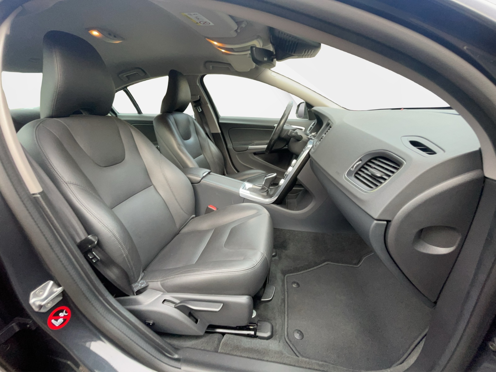 VOLVO S60 2.0 D4 Summum S/S-image-17