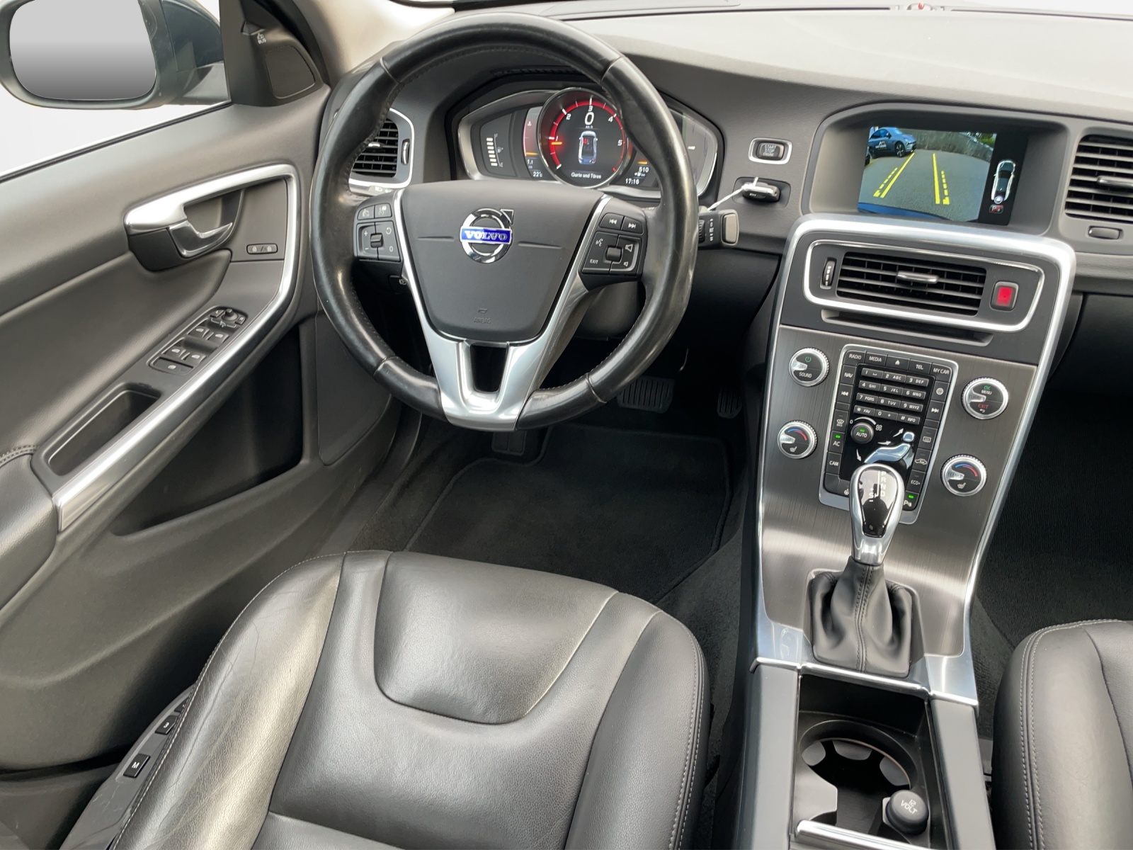 VOLVO S60 2.0 D4 Summum S/S-image-12