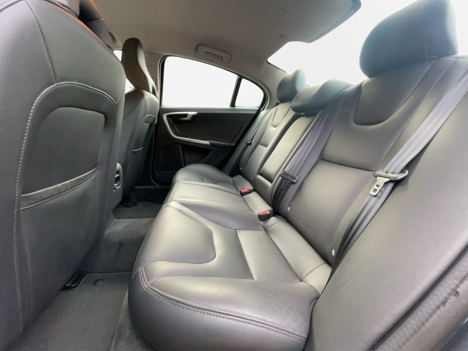 VOLVO S60 2.0 D4 Summum S/S-image-13