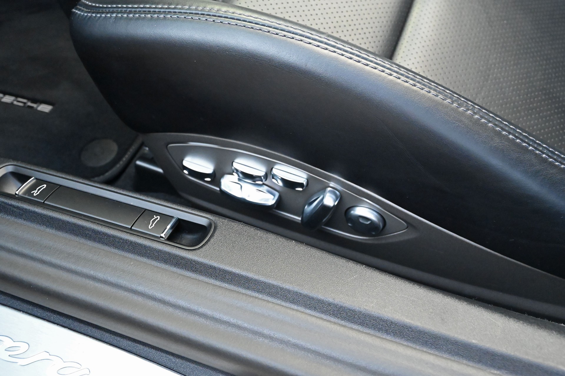 PORSCHE 911 Carrera 4S Cabrio PDK-image-22
