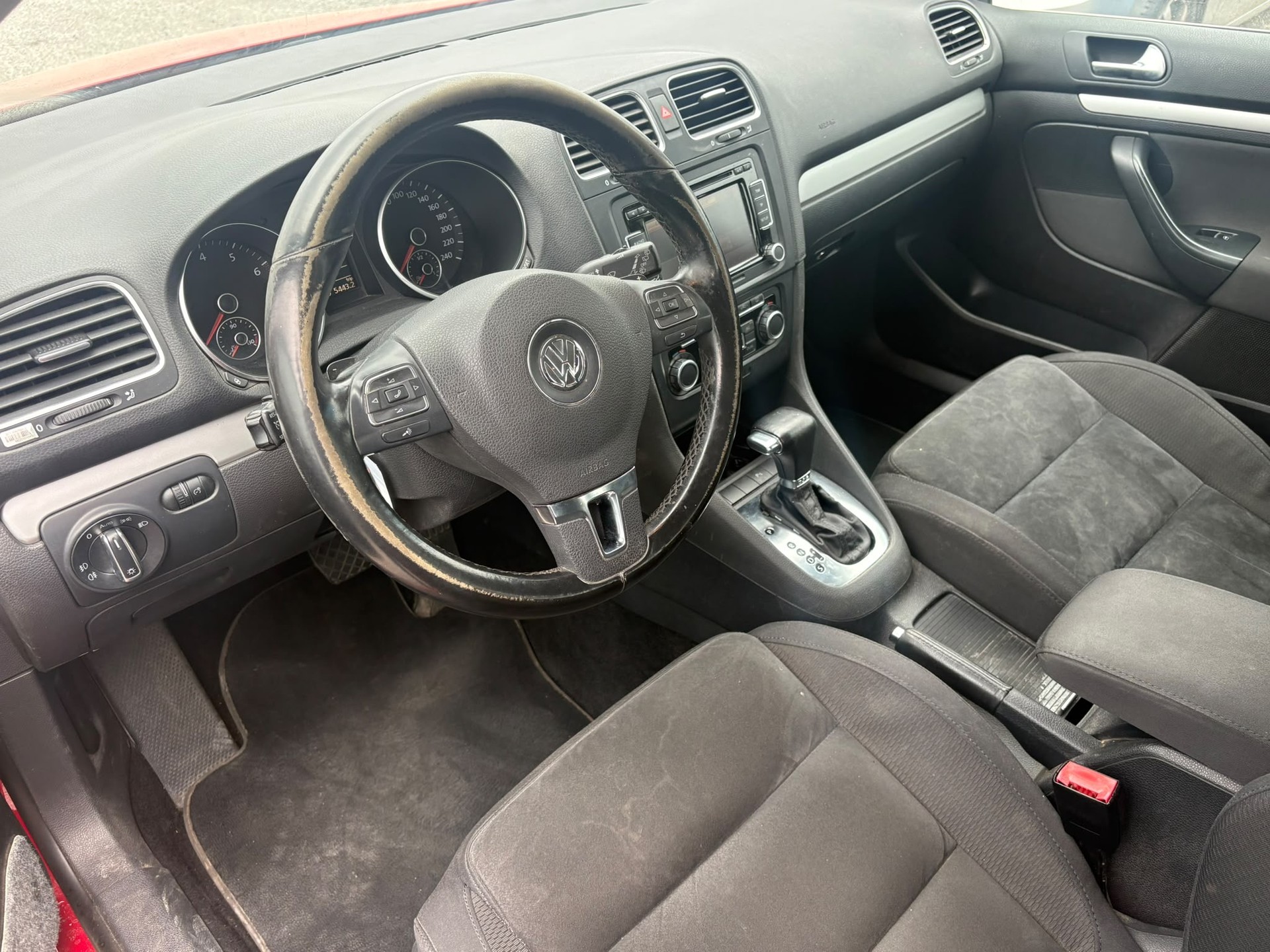 VW Golf Variant 1.4 TSI Comfortline DSG-image-5