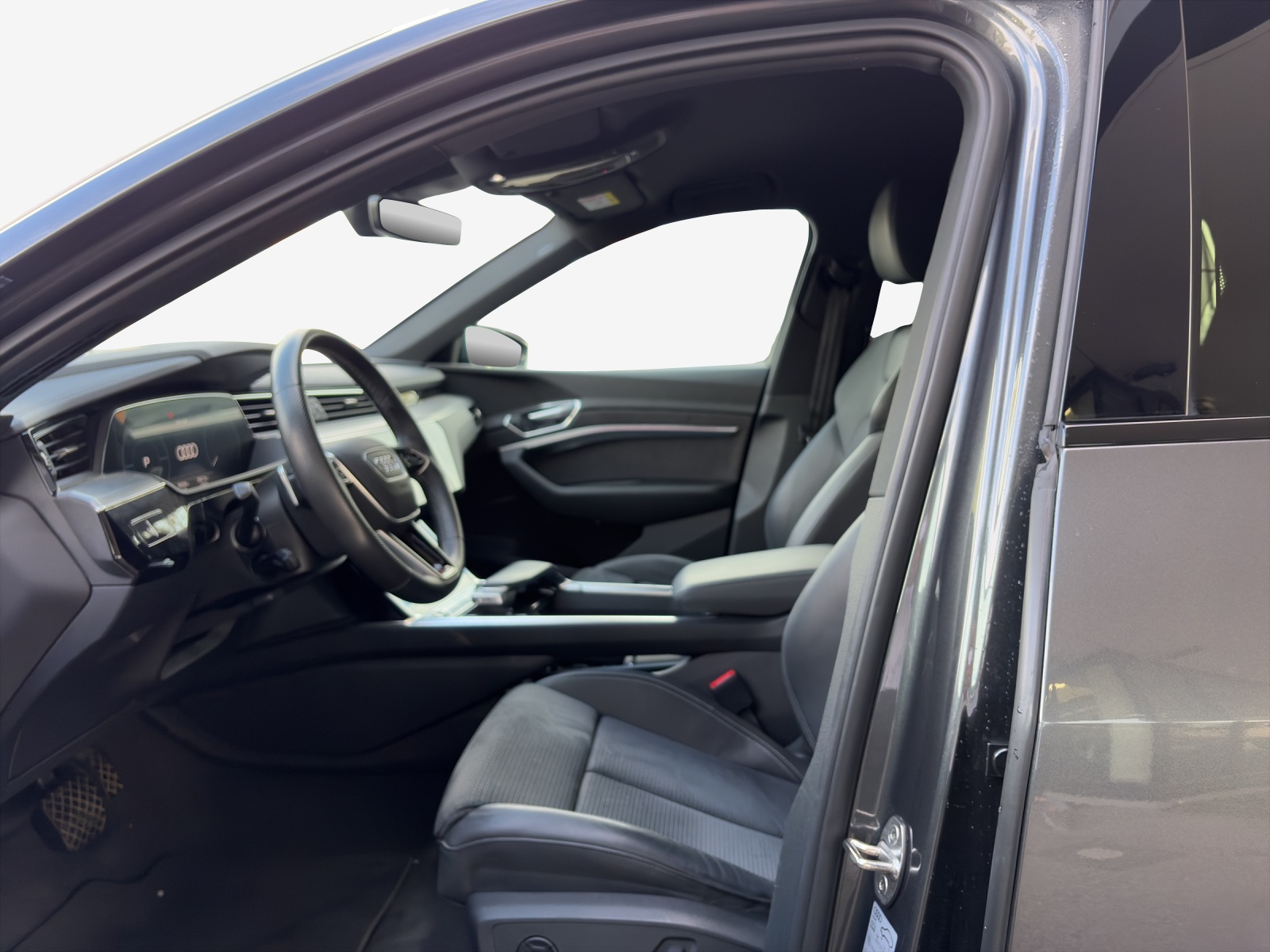 AUDI e-tron 55 S Line Black Edition quattro-image-8