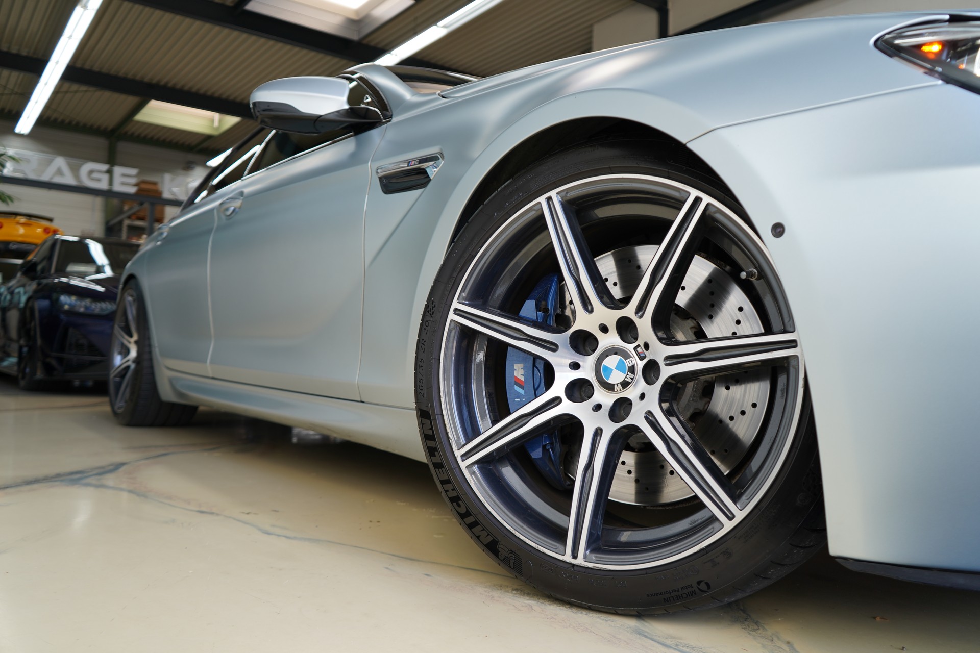 BMW M6 Gran Coupé Drivelogic / Frozen Silver Met. **-image-13