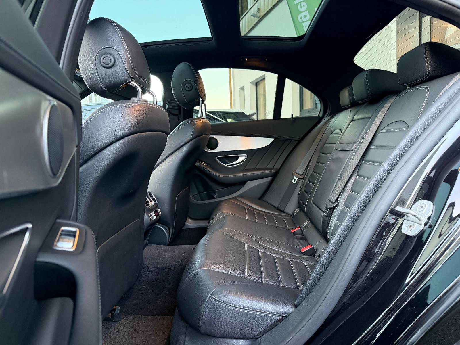 MERCEDES-BENZ C 400 AMG Line 4Matic 7G-Tronic-image-6