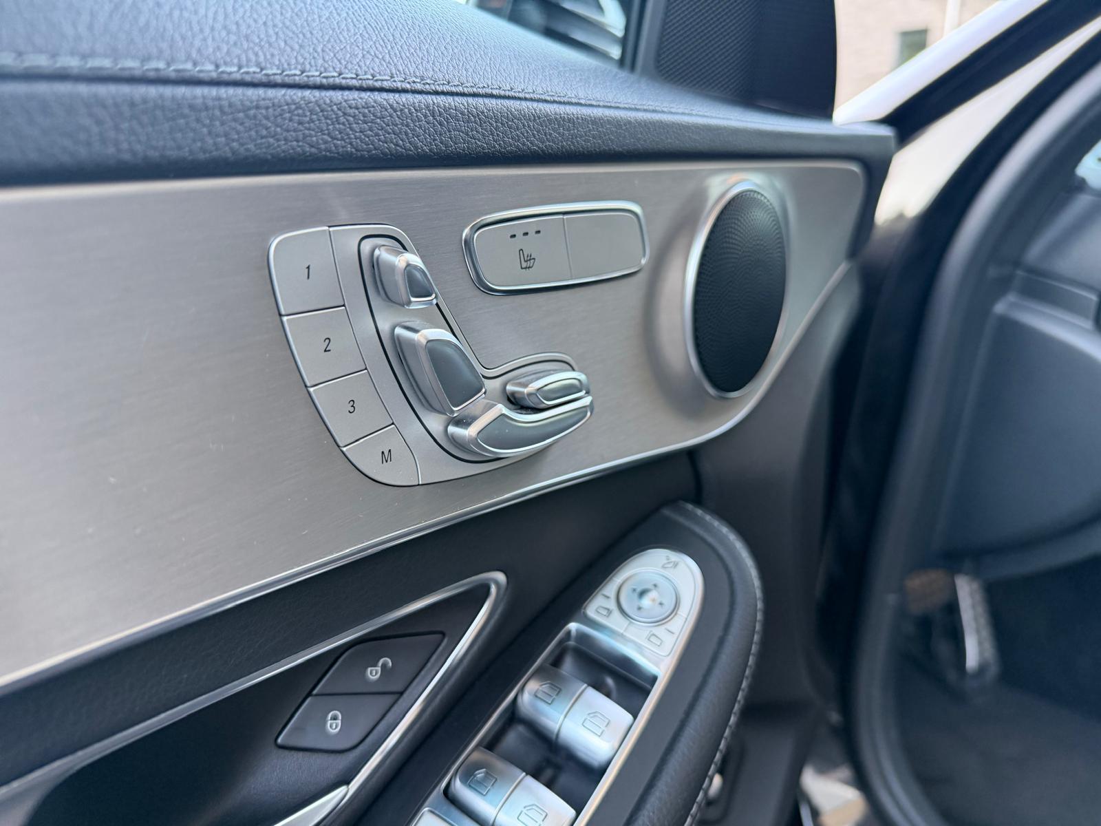 MERCEDES-BENZ C 400 AMG Line 4Matic 7G-Tronic-image-8