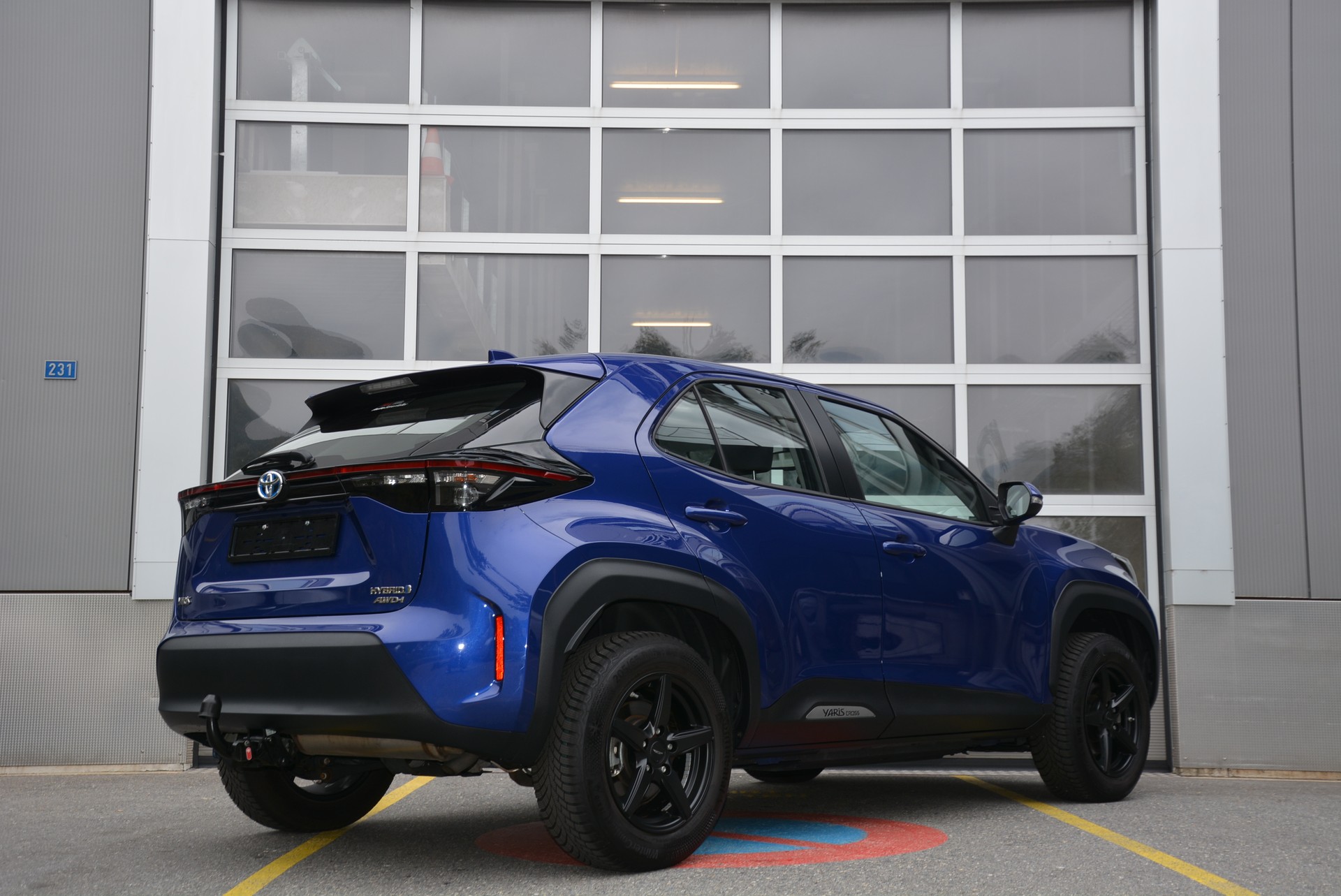 TOYOTA Yaris Cross 1.5 Comfort e-CVT AWDi-image-1