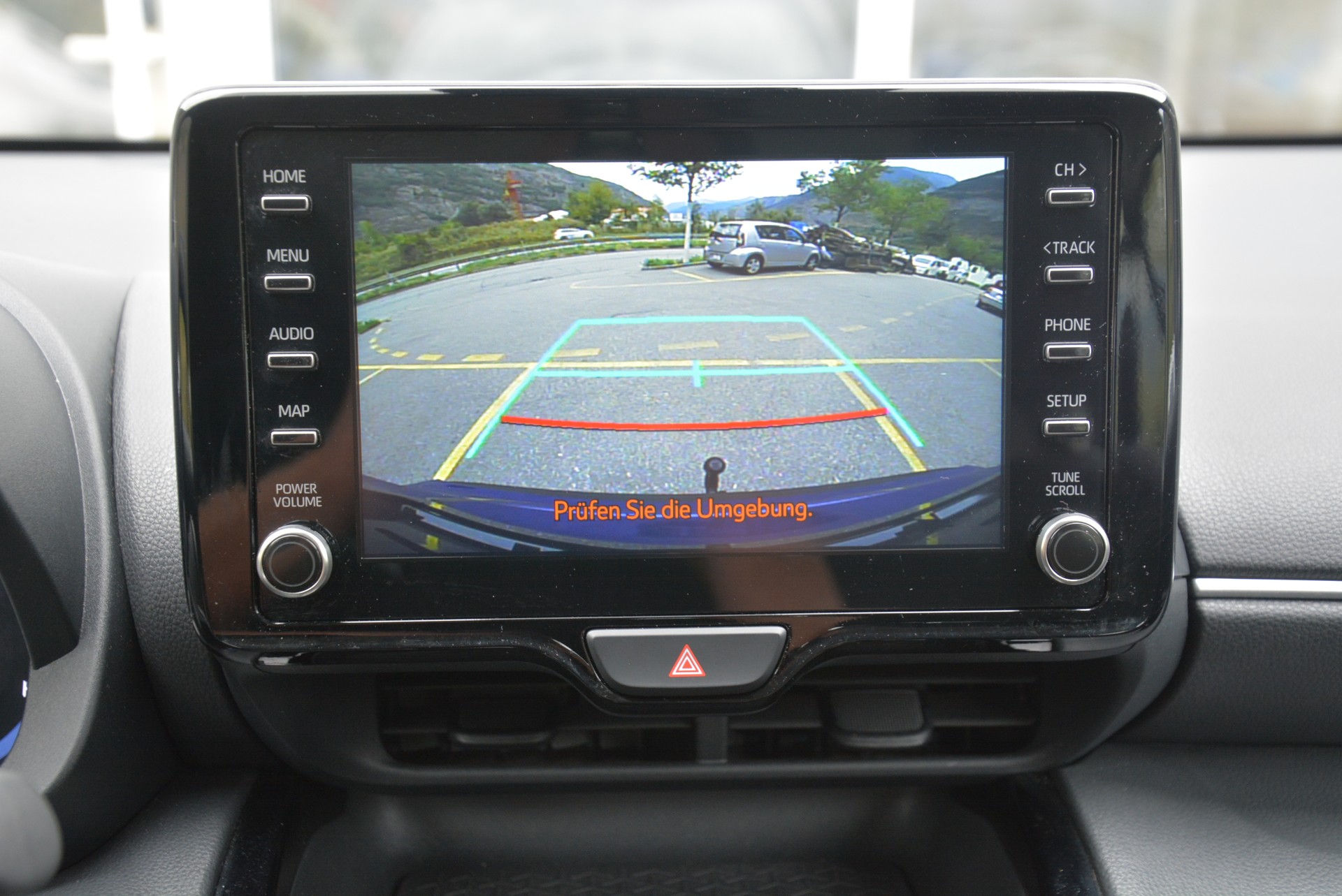TOYOTA Yaris Cross 1.5 Comfort e-CVT AWDi-image-8