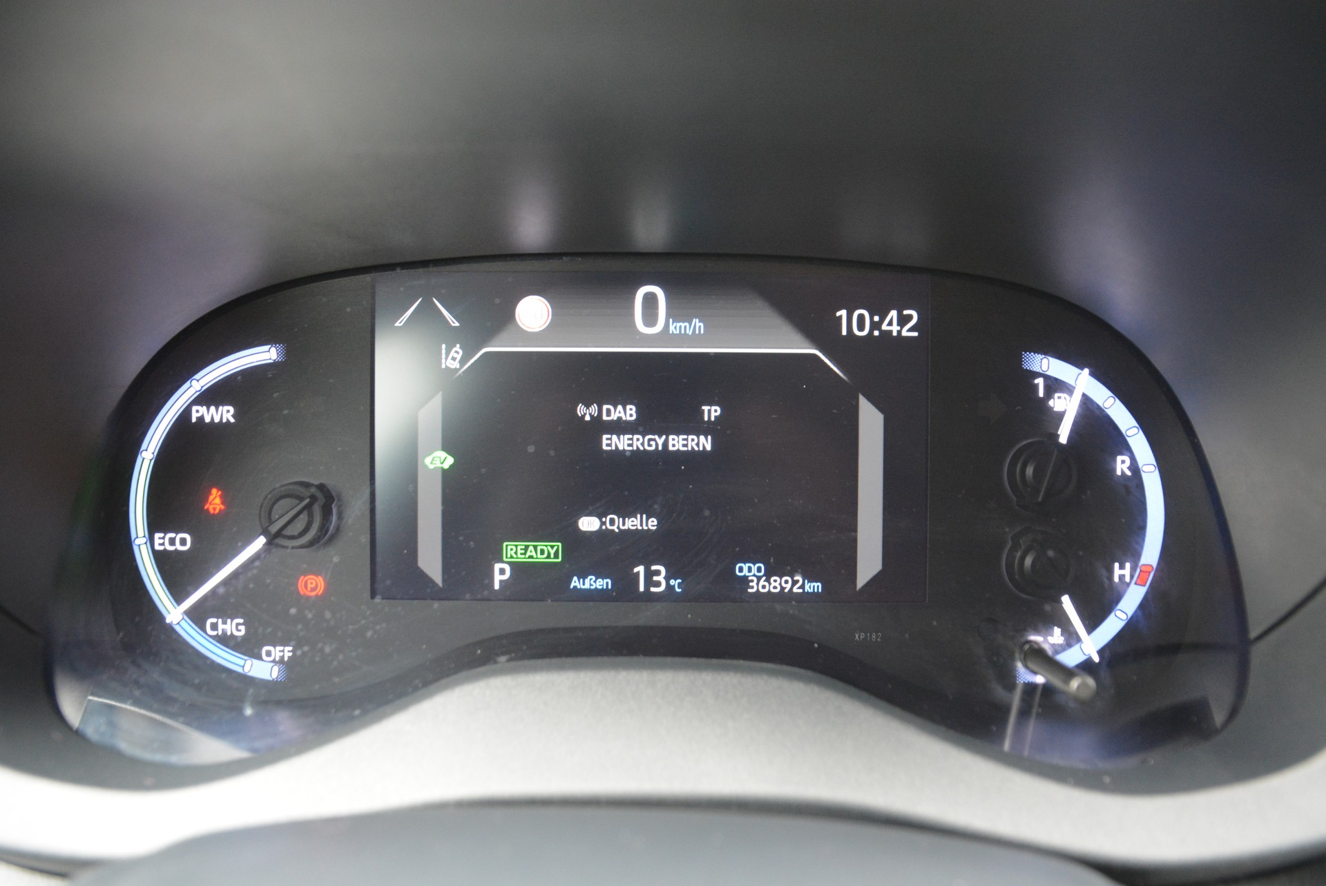 TOYOTA Yaris Cross 1.5 Comfort e-CVT AWDi-image-5