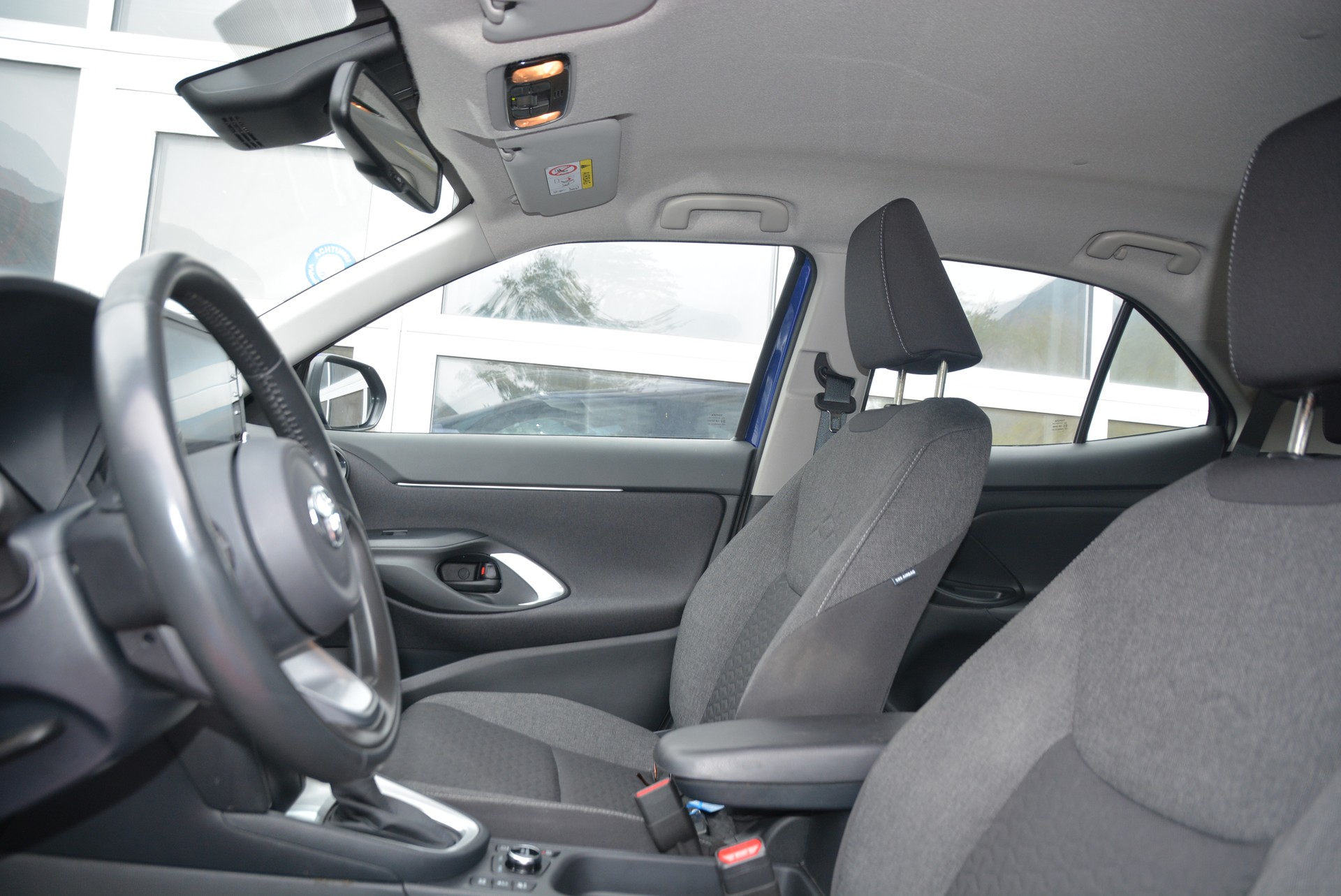 TOYOTA Yaris Cross 1.5 Comfort e-CVT AWDi-image-14