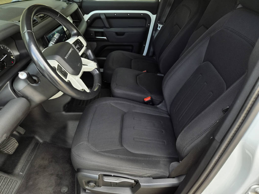 LAND ROVER Defender 110 2.0 SD4 200cv - crochet - 6 places-image-7