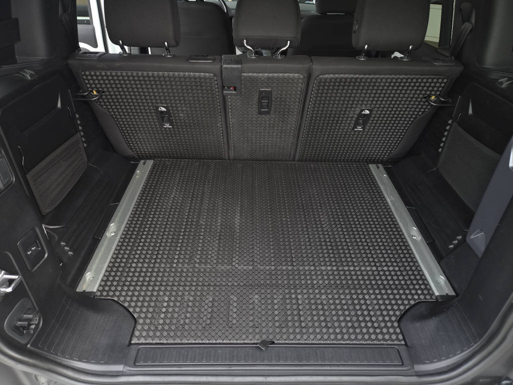 LAND ROVER Defender 110 2.0 SD4 200cv - crochet - 6 places-image-10