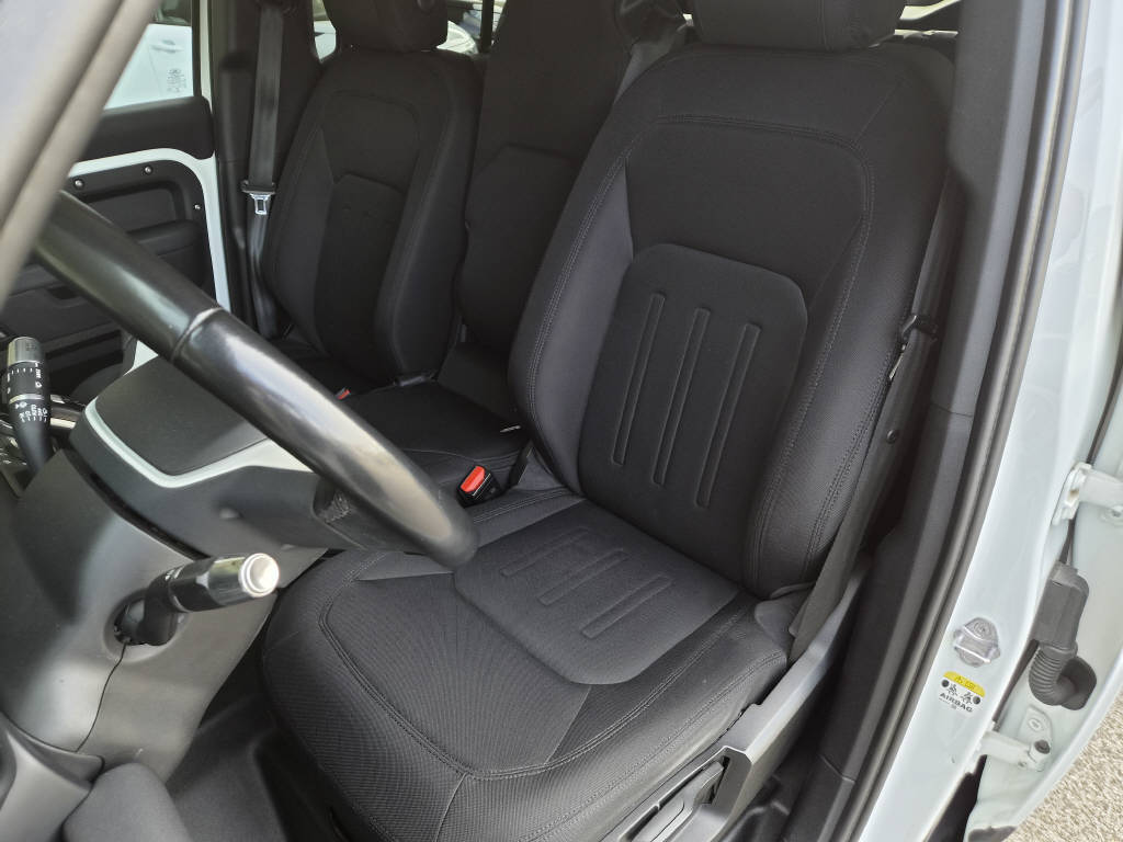 LAND ROVER Defender 110 2.0 SD4 200cv - crochet - 6 places-image-8