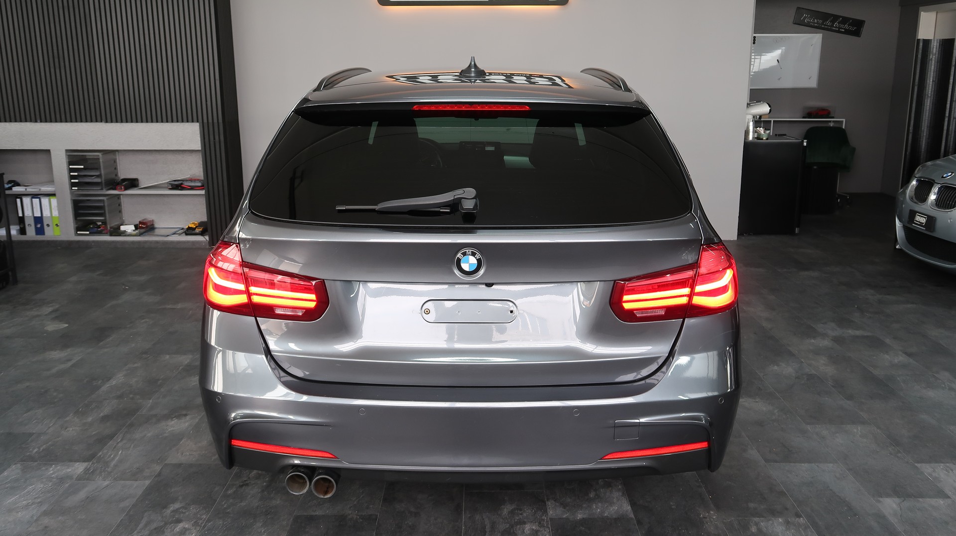 BMW 320i xDrive Touring M Sport Steptronic / CH / EXPERTISE / MFK / GARANTIE / CAMERA 360°-image-11