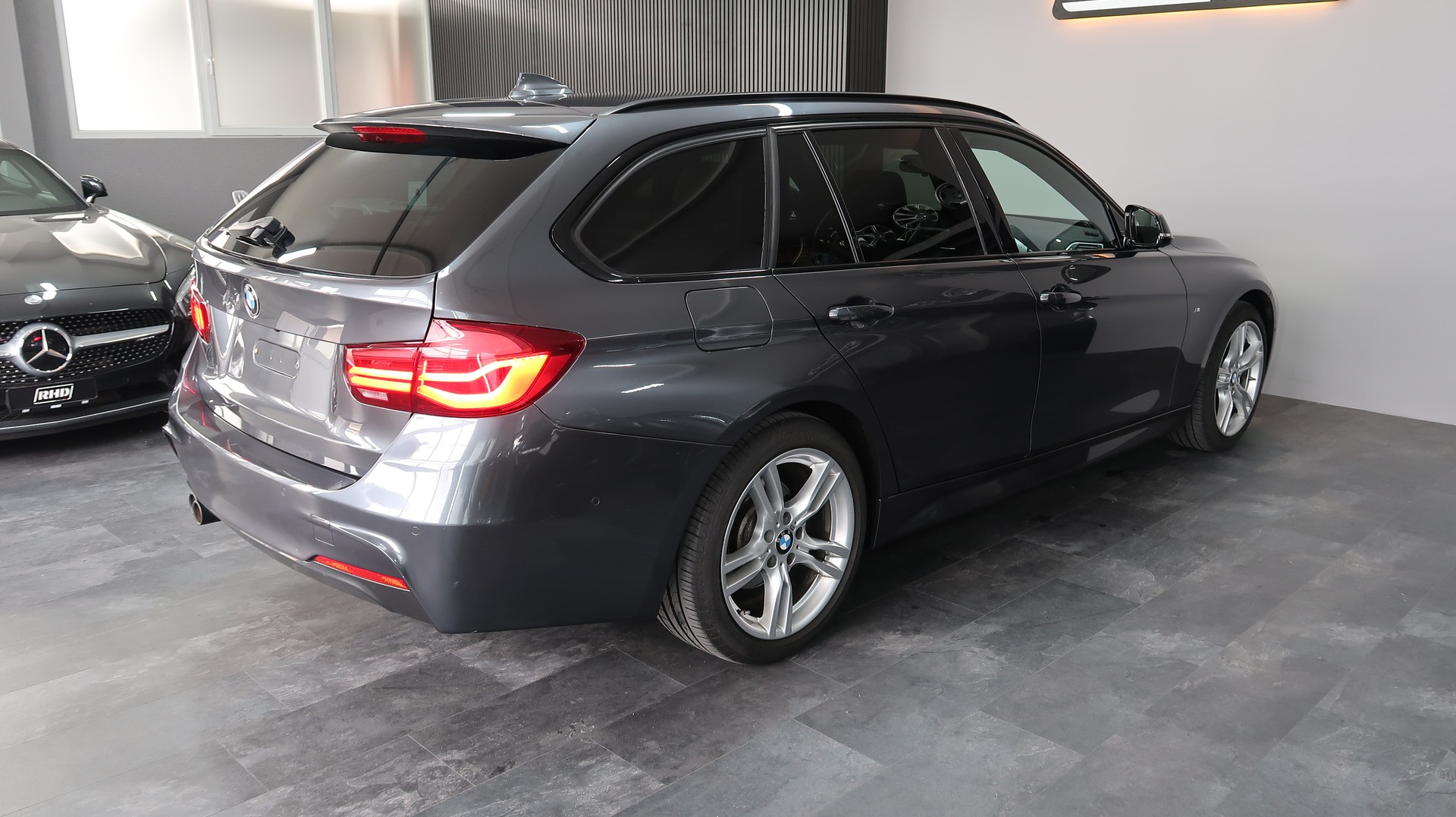 BMW 320i xDrive Touring M Sport Steptronic / CH / EXPERTISE / MFK / GARANTIE / CAMERA 360°-image-9