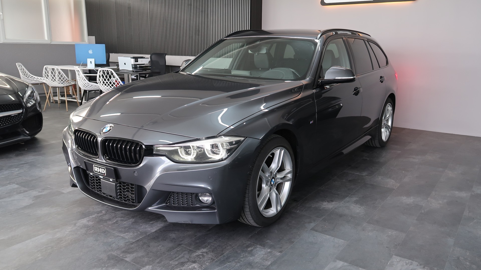 BMW 320i xDrive Touring M Sport Steptronic / CH / EXPERTISE / MFK / GARANTIE / CAMERA 360°-image-3