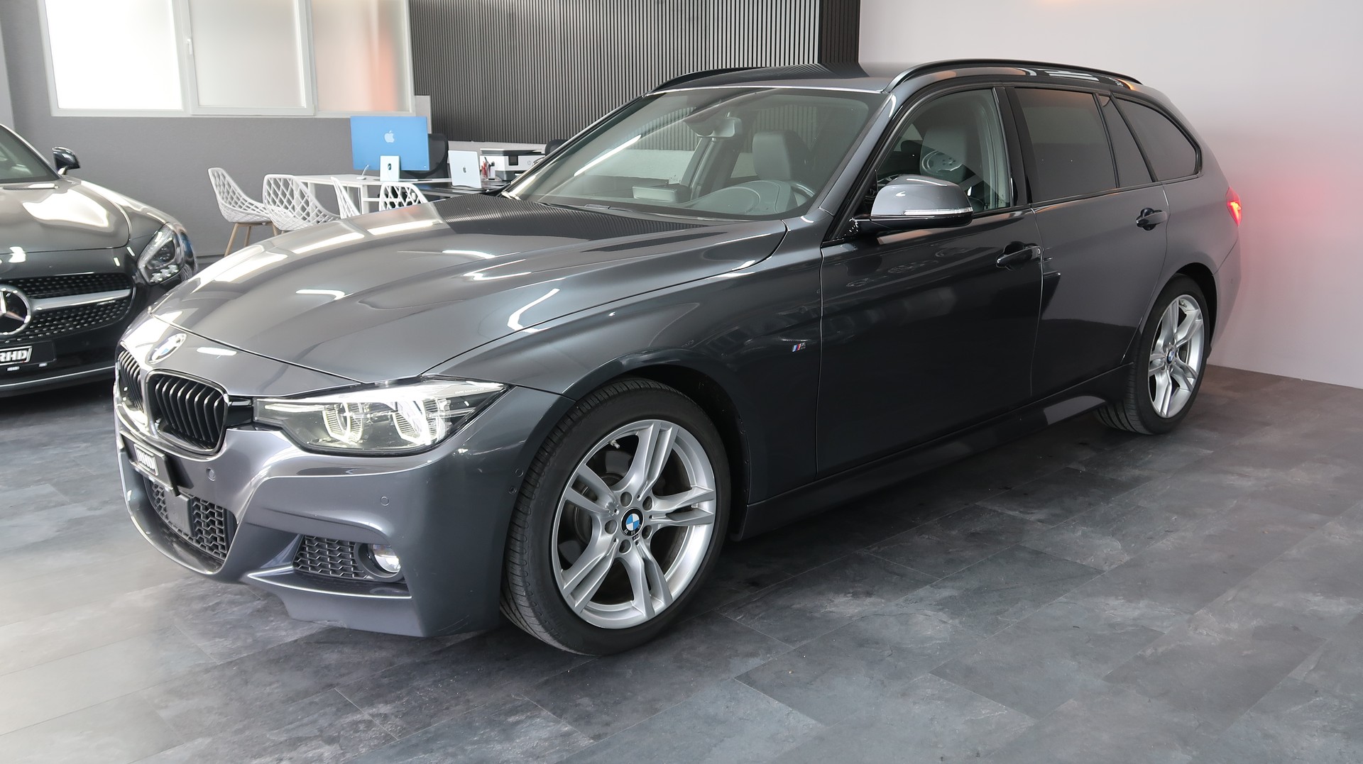 BMW 320i xDrive Touring M Sport Steptronic / CH / EXPERTISE / MFK / GARANTIE / CAMERA 360°-image-2