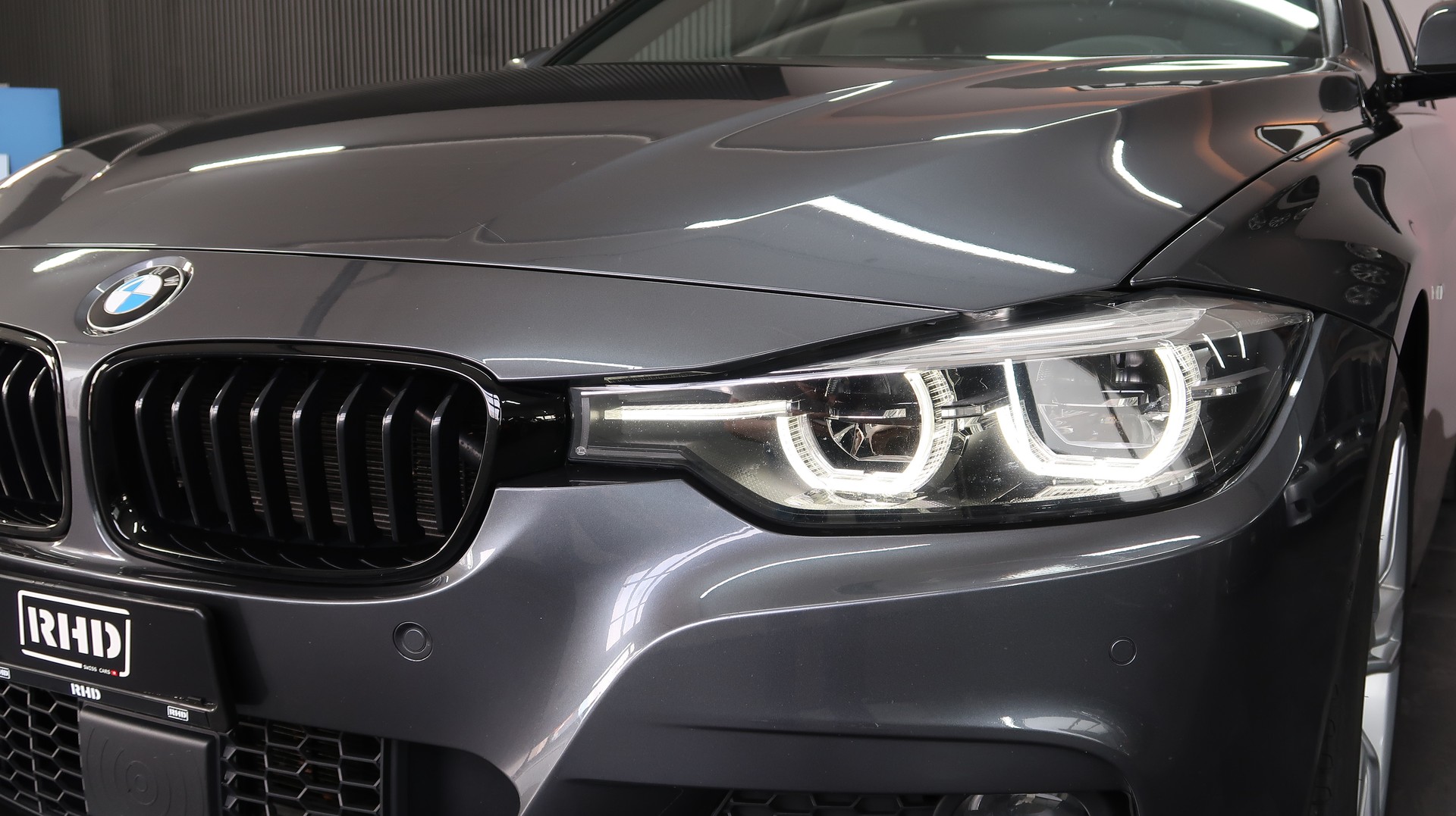 BMW 320i xDrive Touring M Sport Steptronic / CH / EXPERTISE / MFK / GARANTIE / CAMERA 360°-image-15