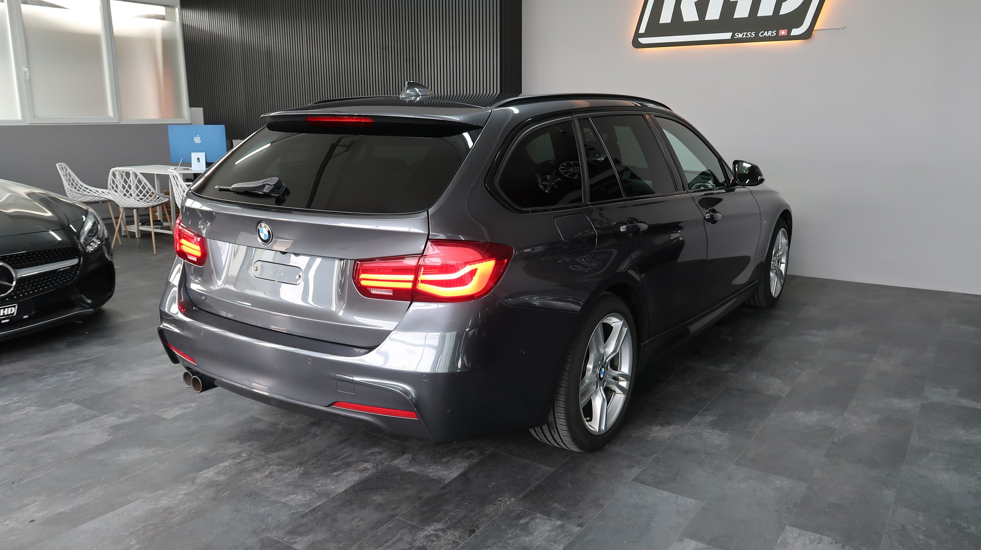 BMW 320i xDrive Touring M Sport Steptronic / CH / EXPERTISE / MFK / GARANTIE / CAMERA 360°-image-10