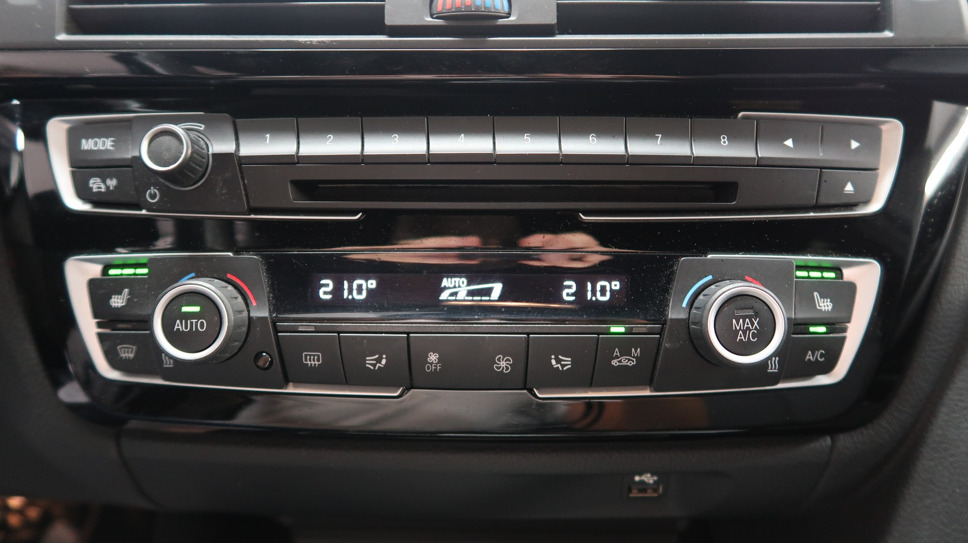 BMW 320i xDrive Touring M Sport Steptronic / CH / EXPERTISE / MFK / GARANTIE / CAMERA 360°-image-25