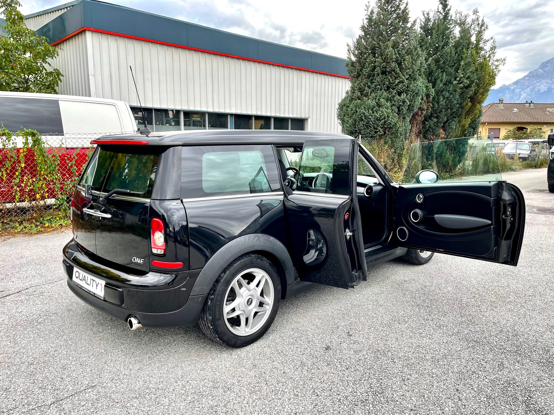 MINI Clubman One-image-22