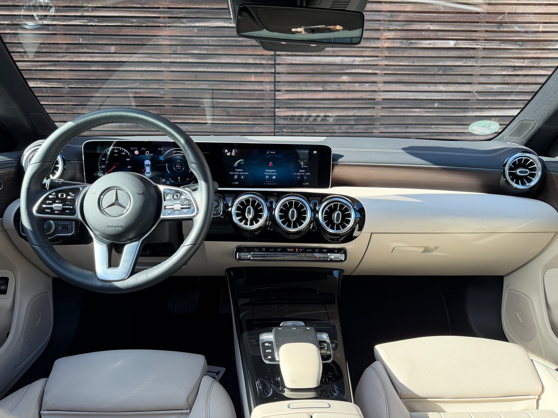 MERCEDES-BENZ CLA 250 4Matic Progressive 7G-DCT-image-5