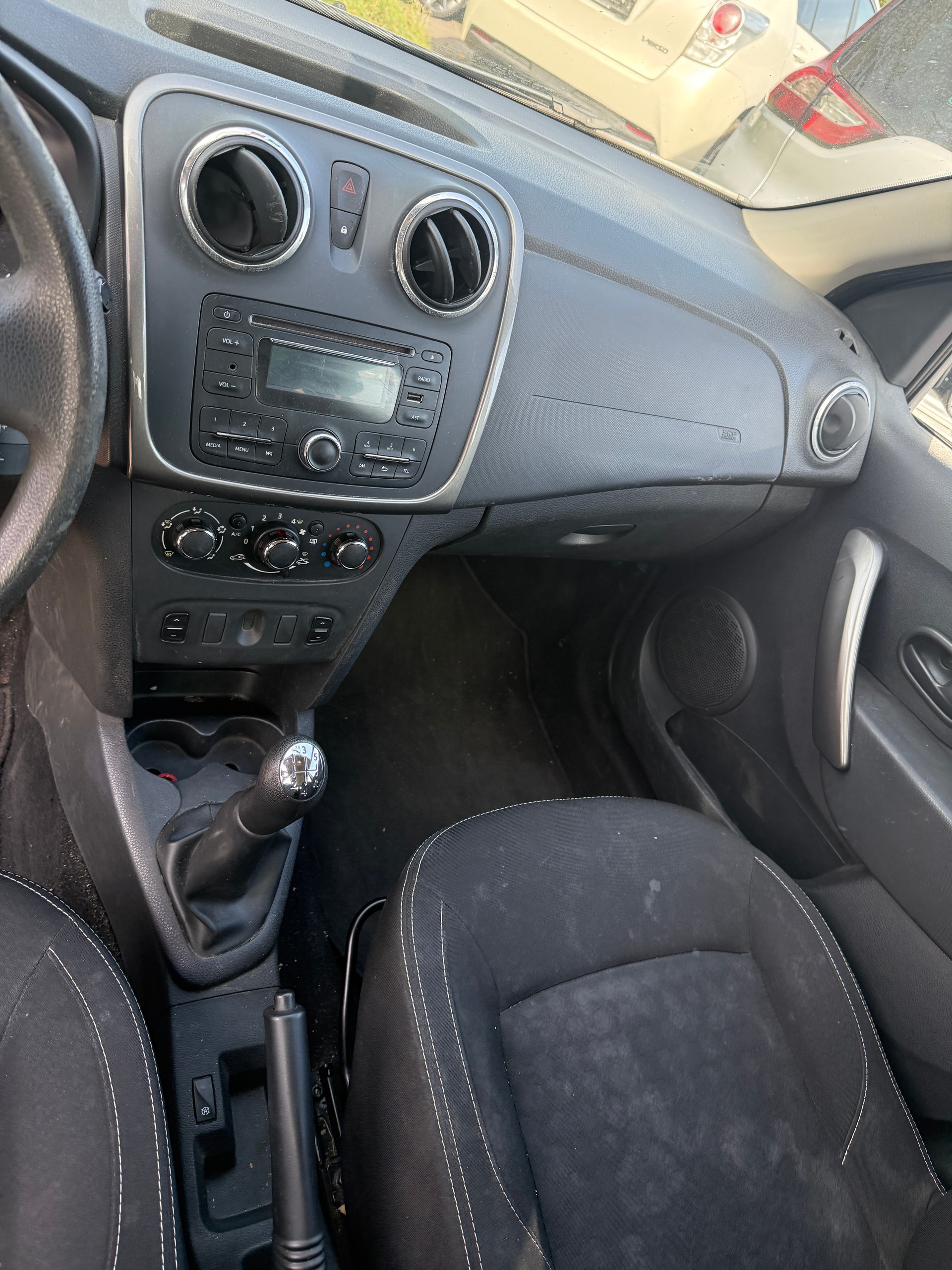 DACIA Logan MCV 0.9 Lauréate-image-8