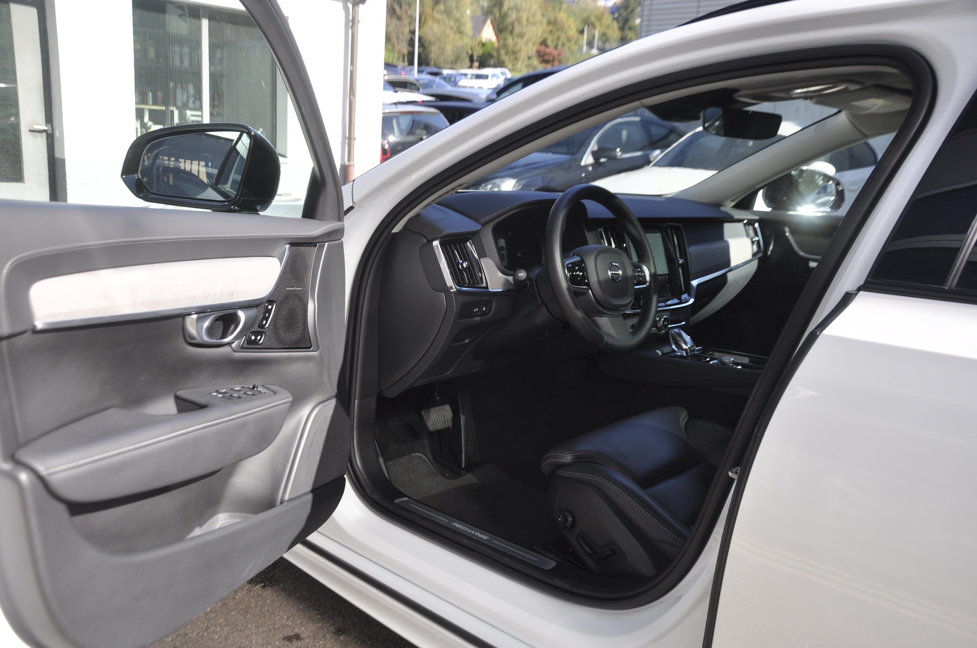 VOLVO V90 T8 eAWD Plug in Hybrid Ultimate Dark Geartronic-image-3