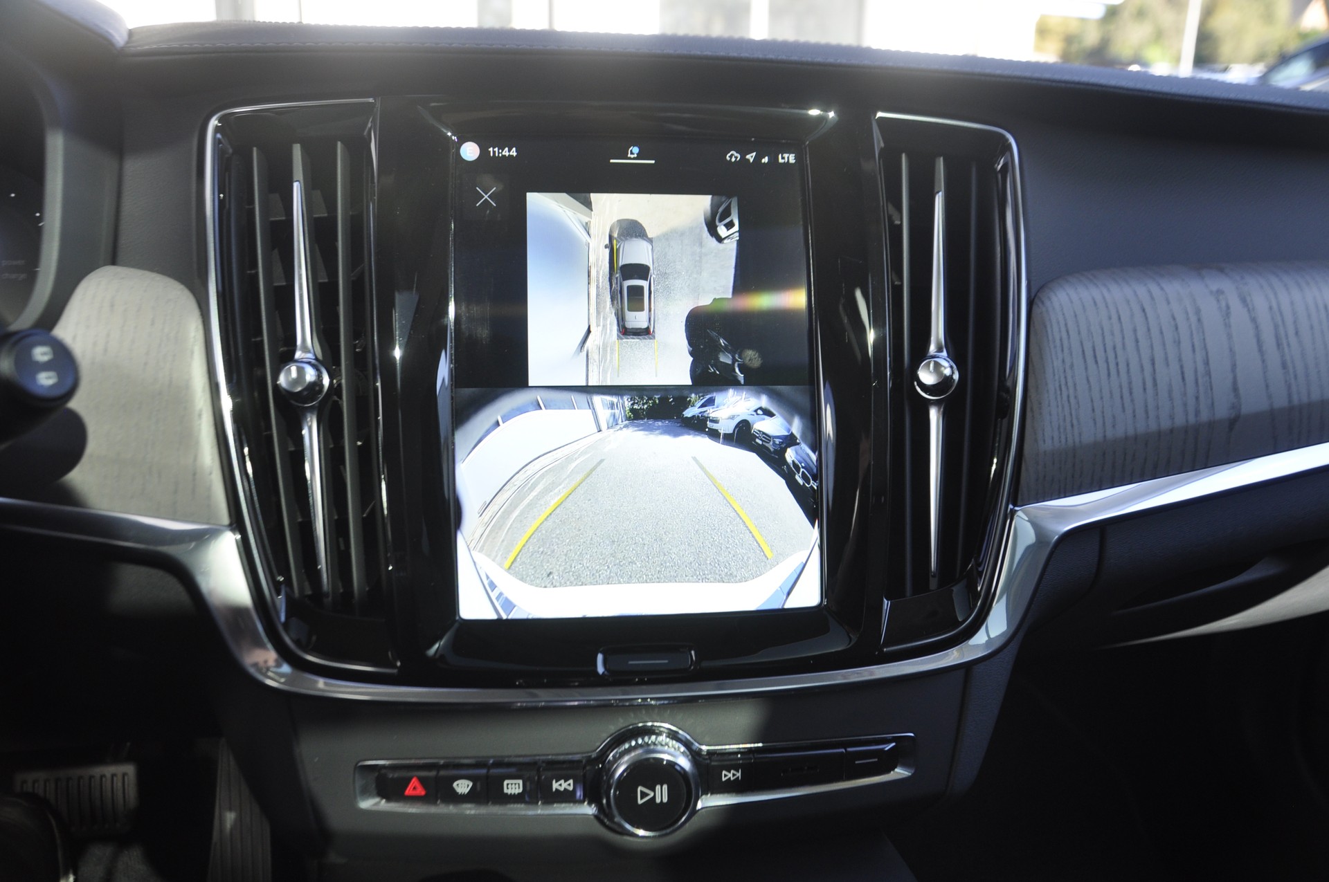 VOLVO V90 T8 eAWD Plug in Hybrid Ultimate Dark Geartronic-image-9