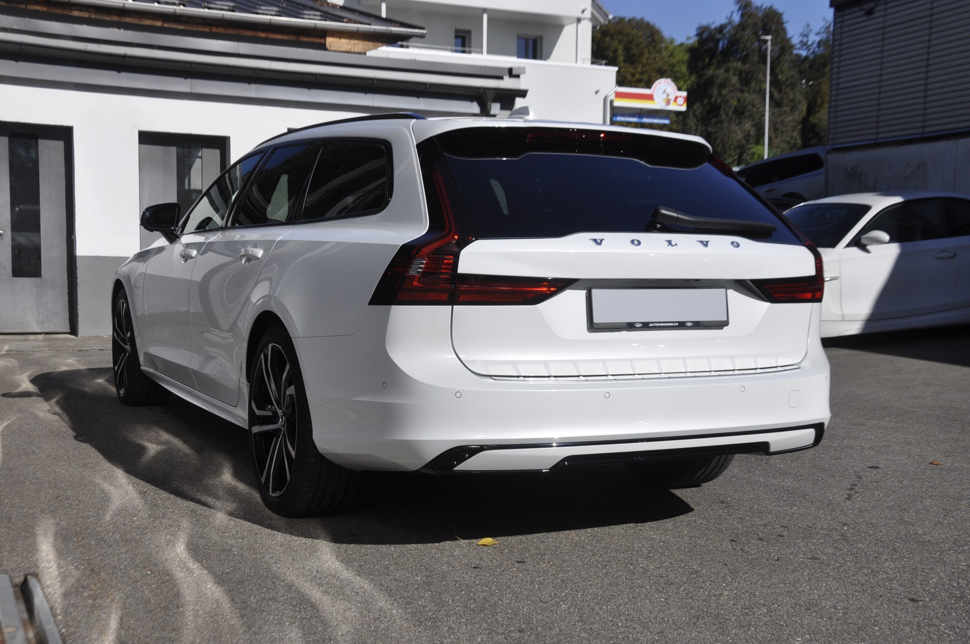 VOLVO V90 T8 eAWD Plug in Hybrid Ultimate Dark Geartronic-image-14