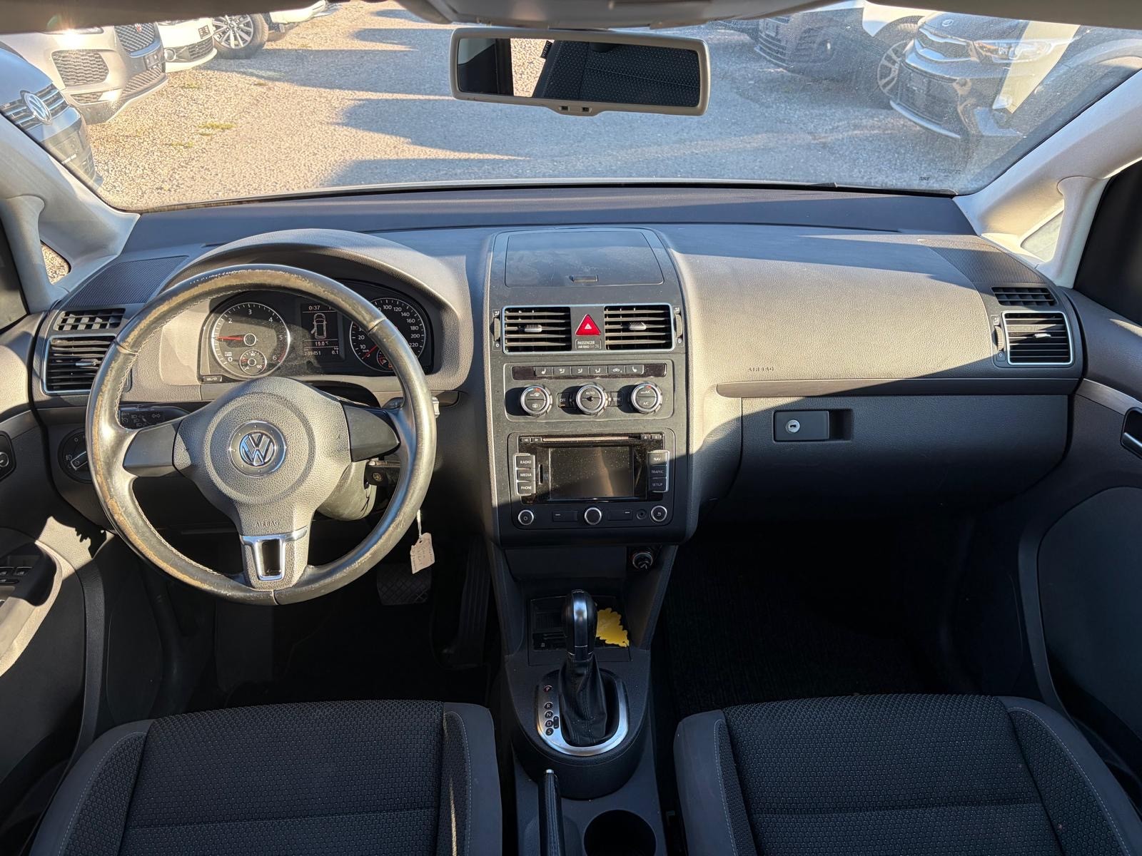 VW Touran 2.0 TDI Comfortline DSG-image-8