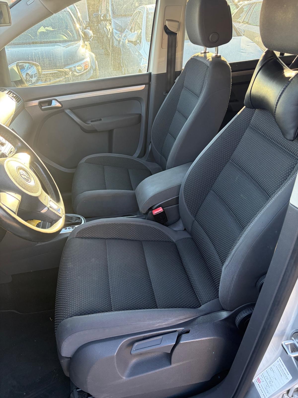 VW Touran 2.0 TDI Comfortline DSG-image-9