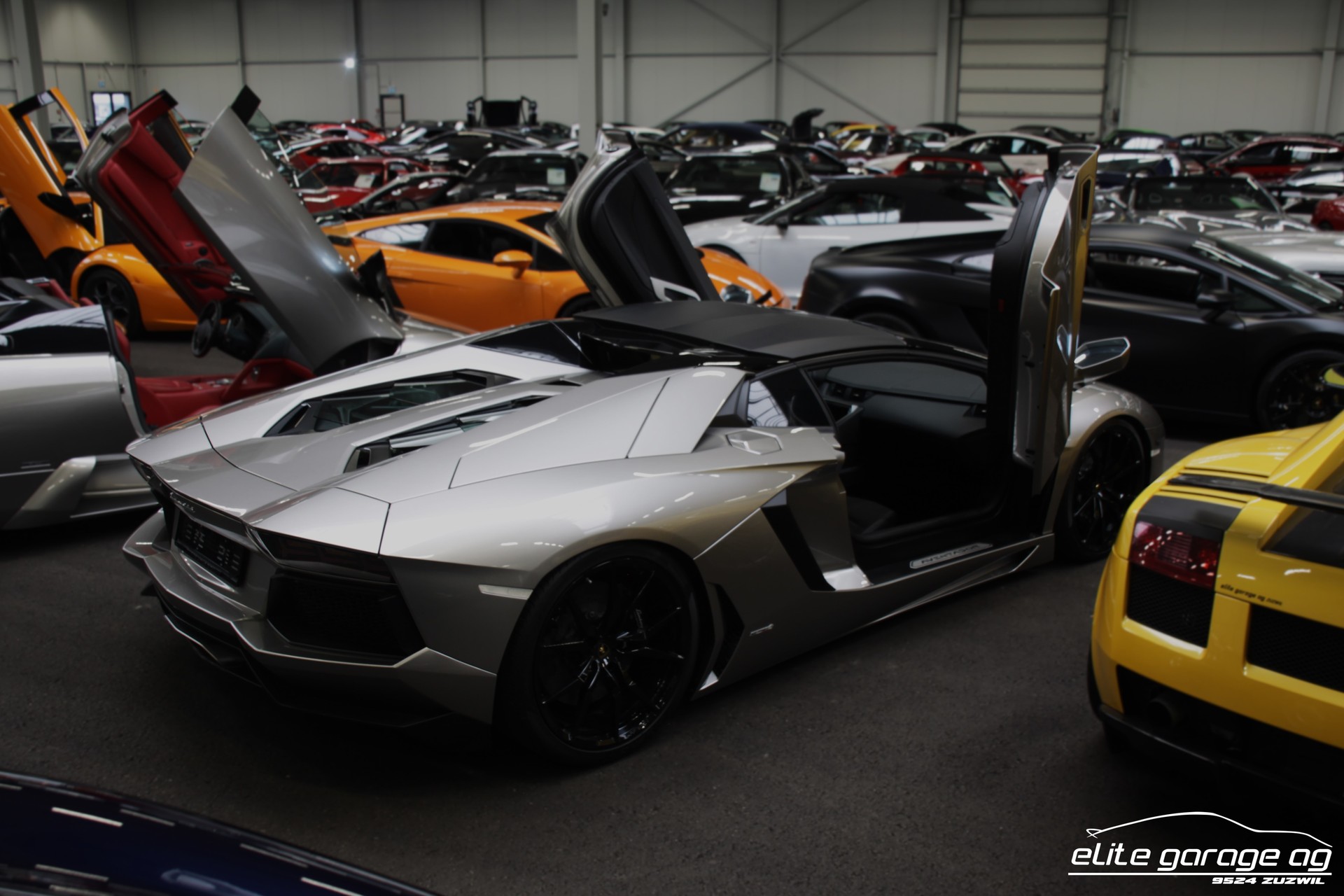 LAMBORGHINI Aventador LP700-4 Roadster E-Gear-image-4