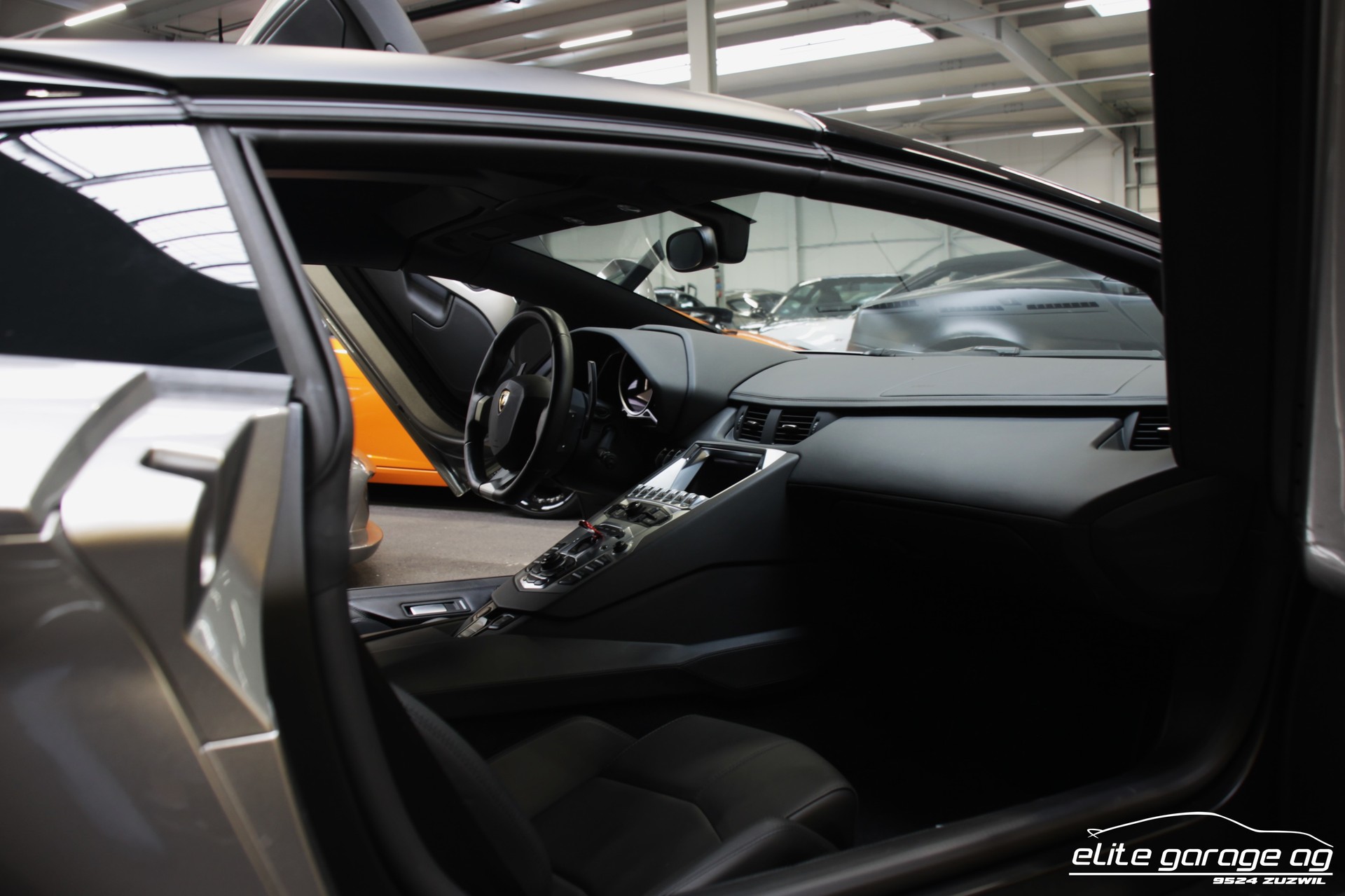LAMBORGHINI Aventador LP700-4 Roadster E-Gear-image-11