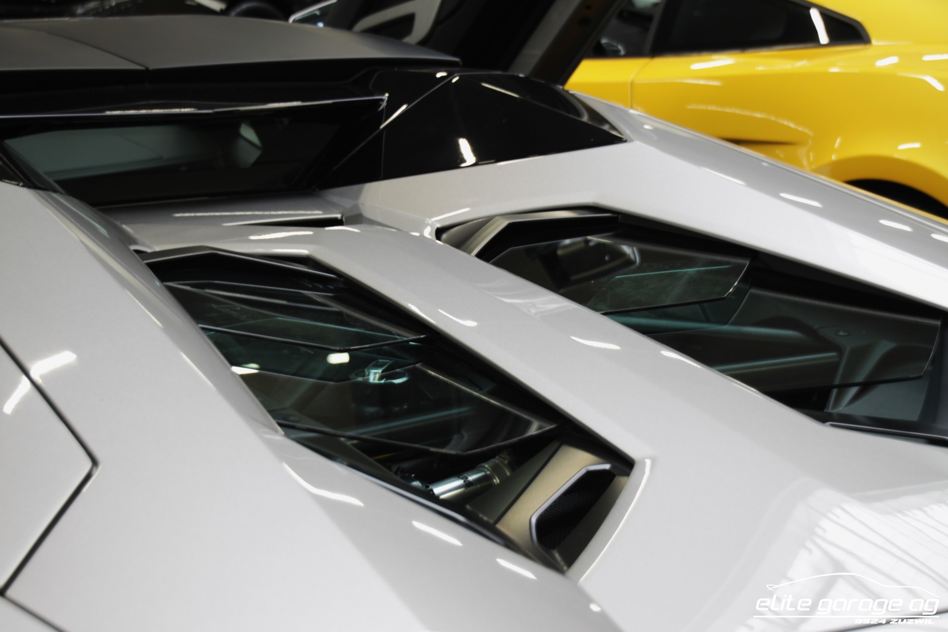 LAMBORGHINI Aventador LP700-4 Roadster E-Gear-image-7