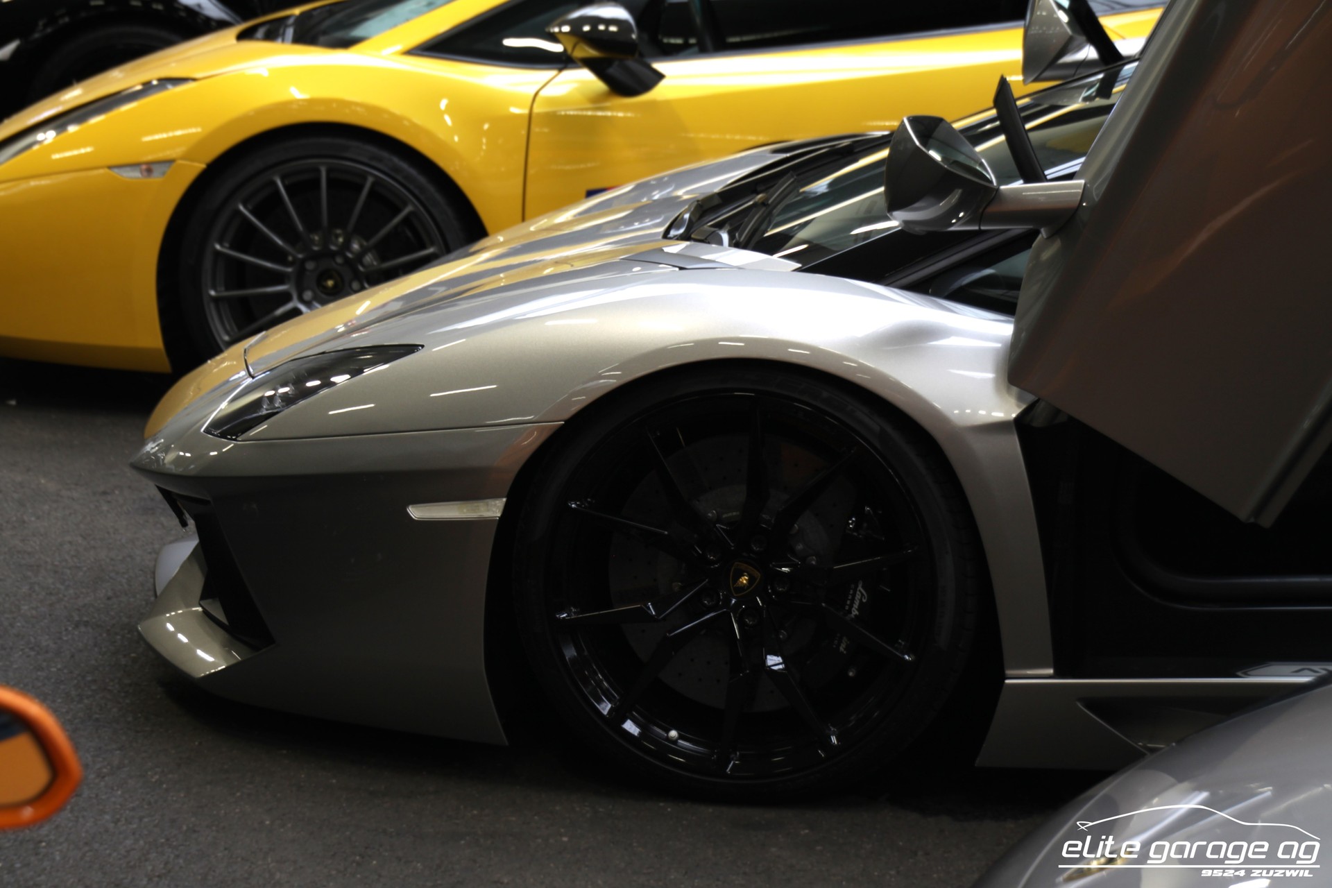 LAMBORGHINI Aventador LP700-4 Roadster E-Gear-image-2