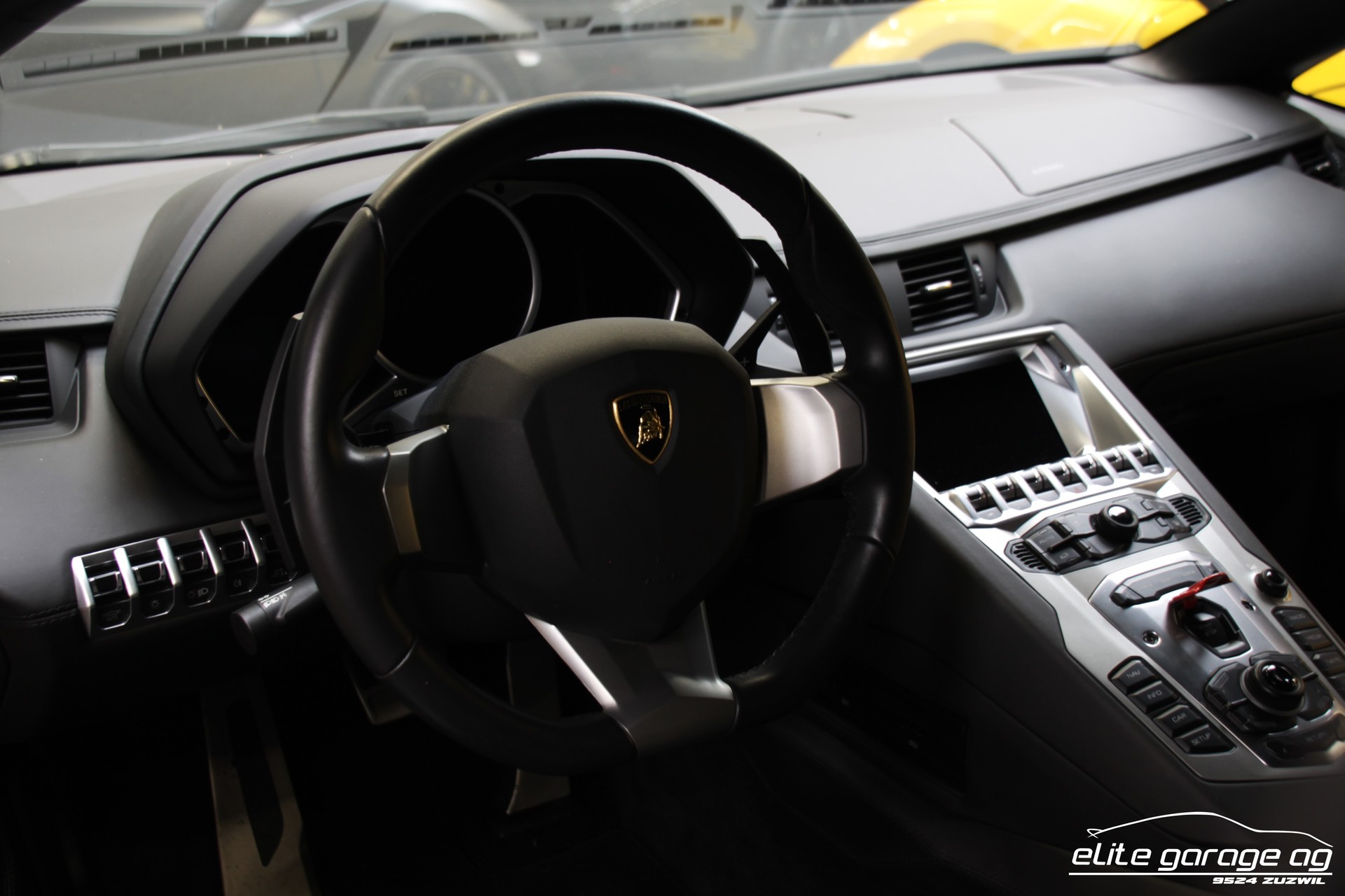 LAMBORGHINI Aventador LP700-4 Roadster E-Gear-image-10