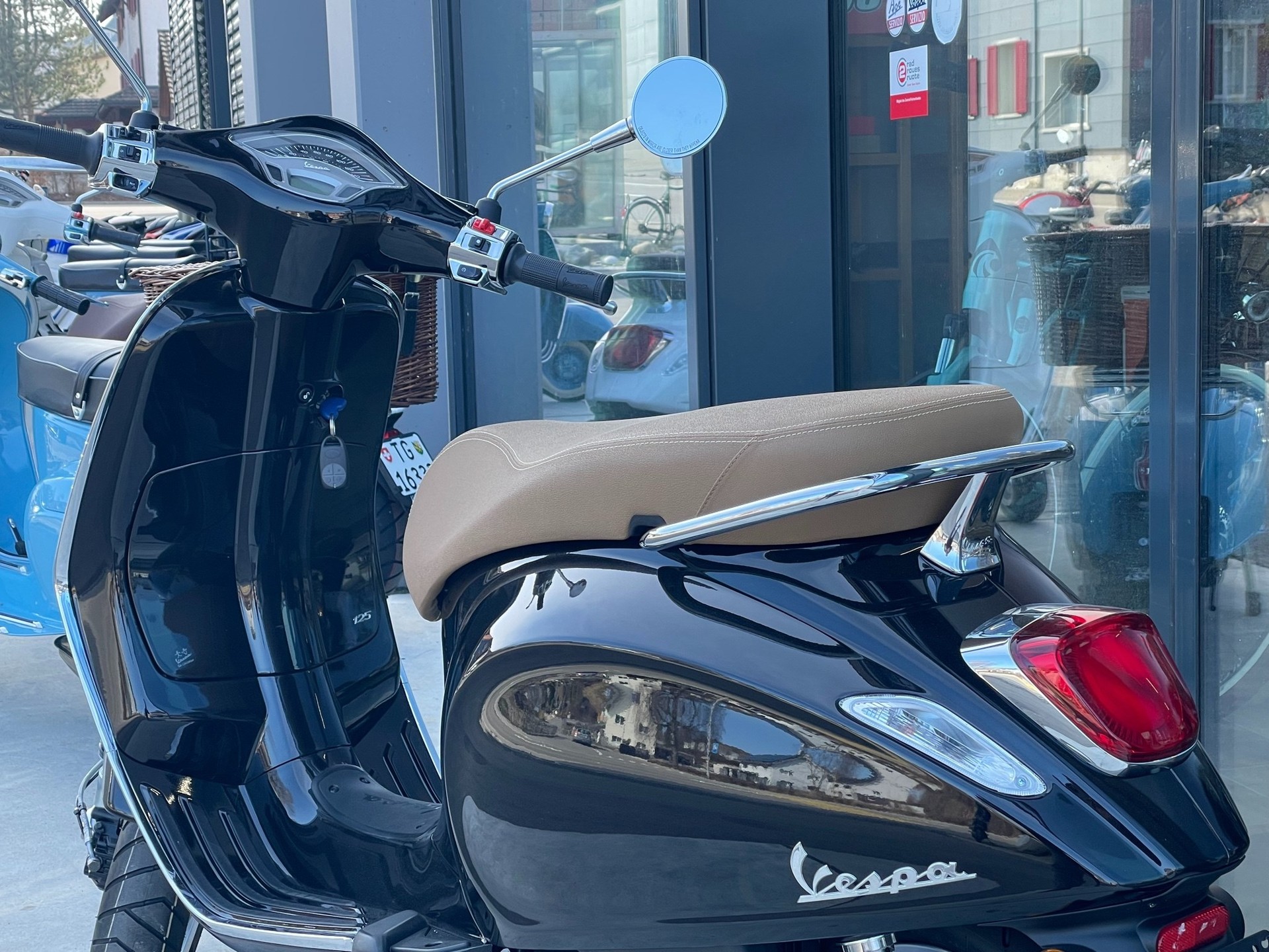 PIAGGIO Vespa 125 Primavera ABS-image-12