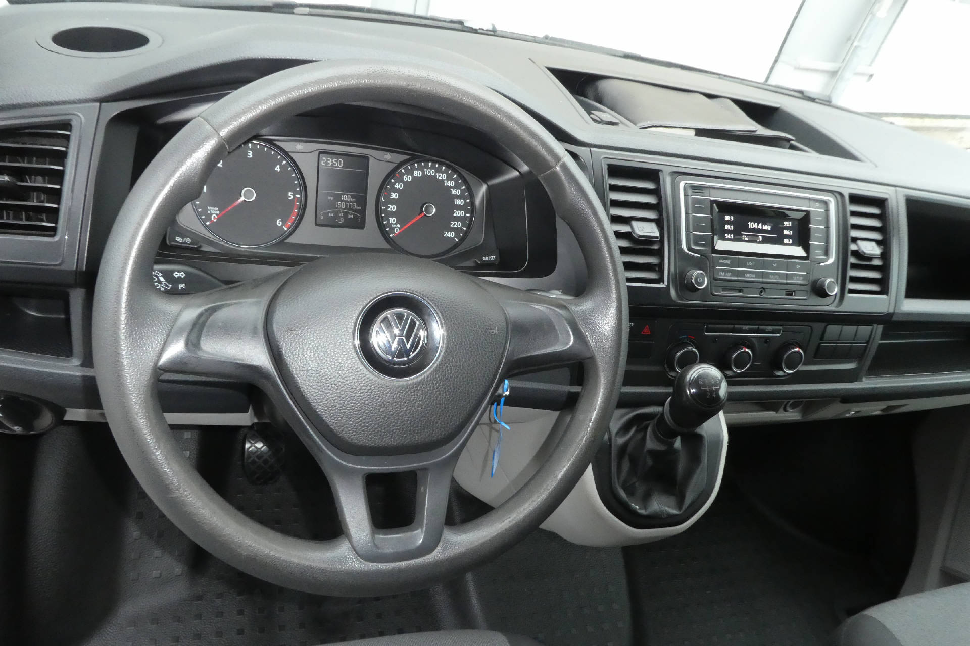 VW T6 Kaw. 3000 2.0 TDI 102-image-8