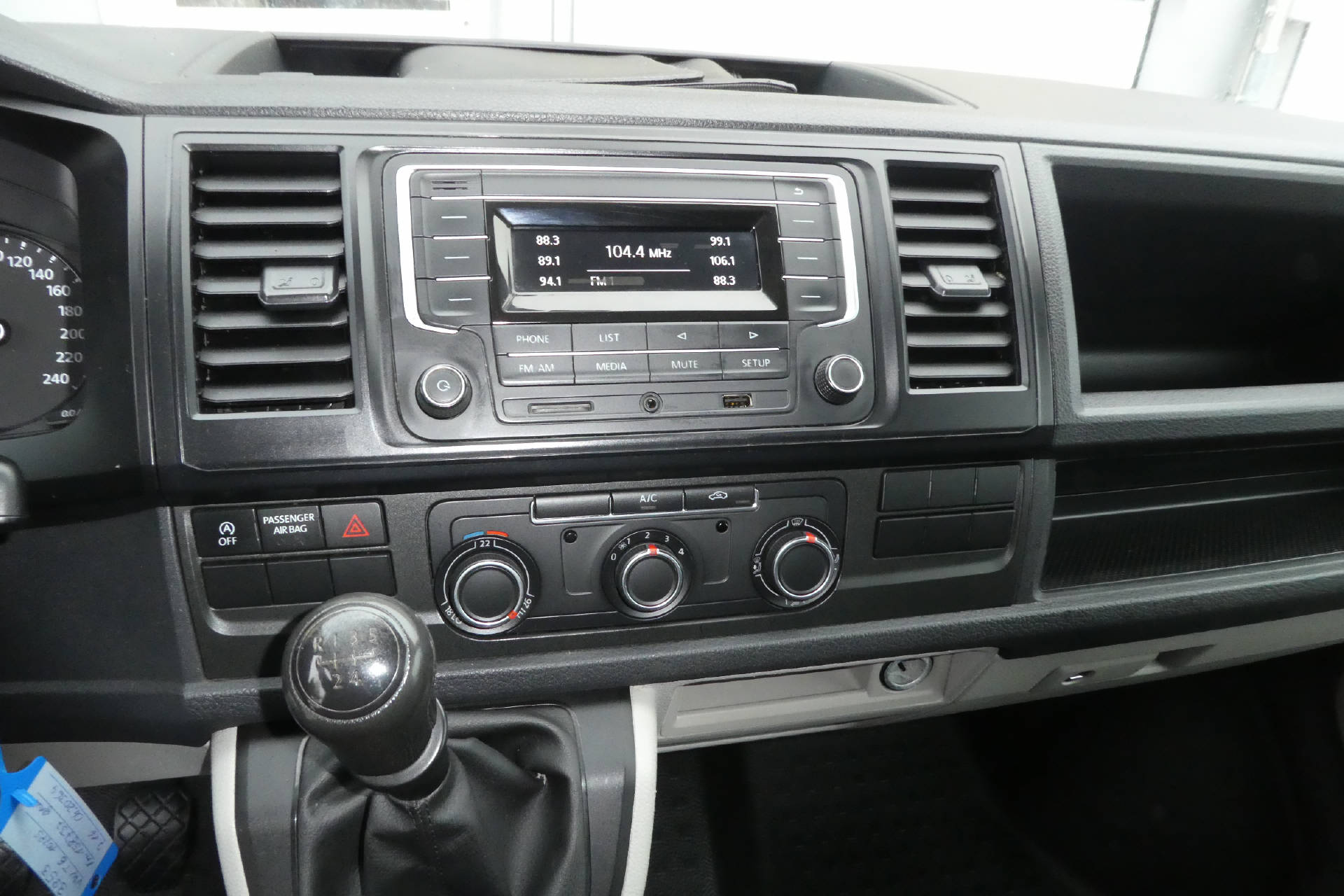 VW T6 Kaw. 3000 2.0 TDI 102-image-9