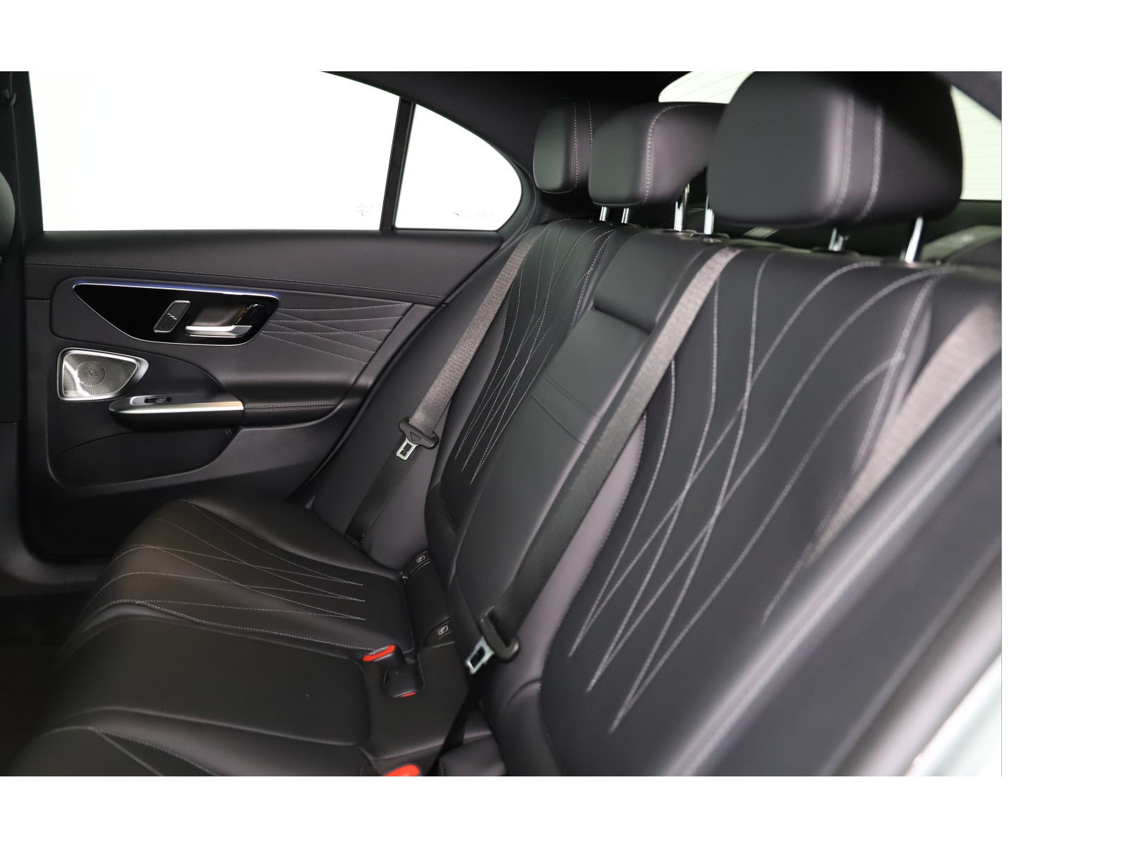 MERCEDES-BENZ C 400e 4 Matic-image-12