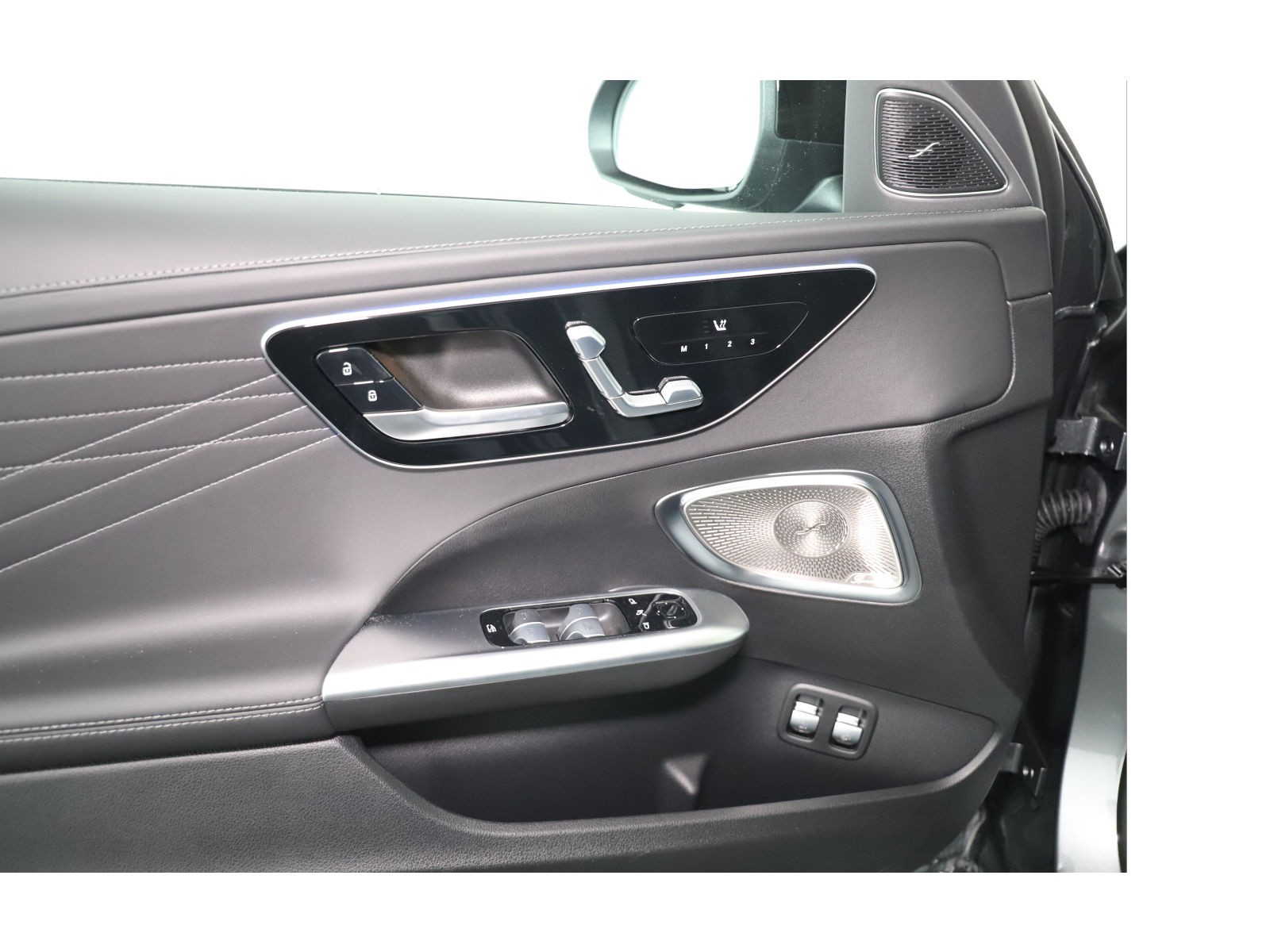 MERCEDES-BENZ C 400e 4 Matic-image-9