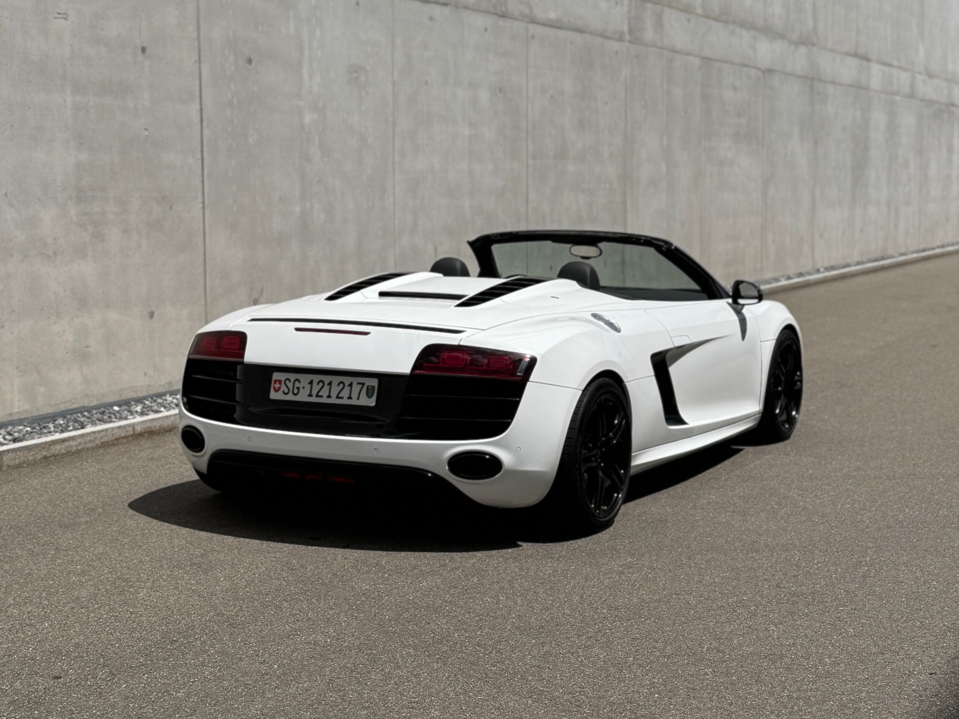 AUDI R8 Spyder 5.2 R-Tronic-image-8